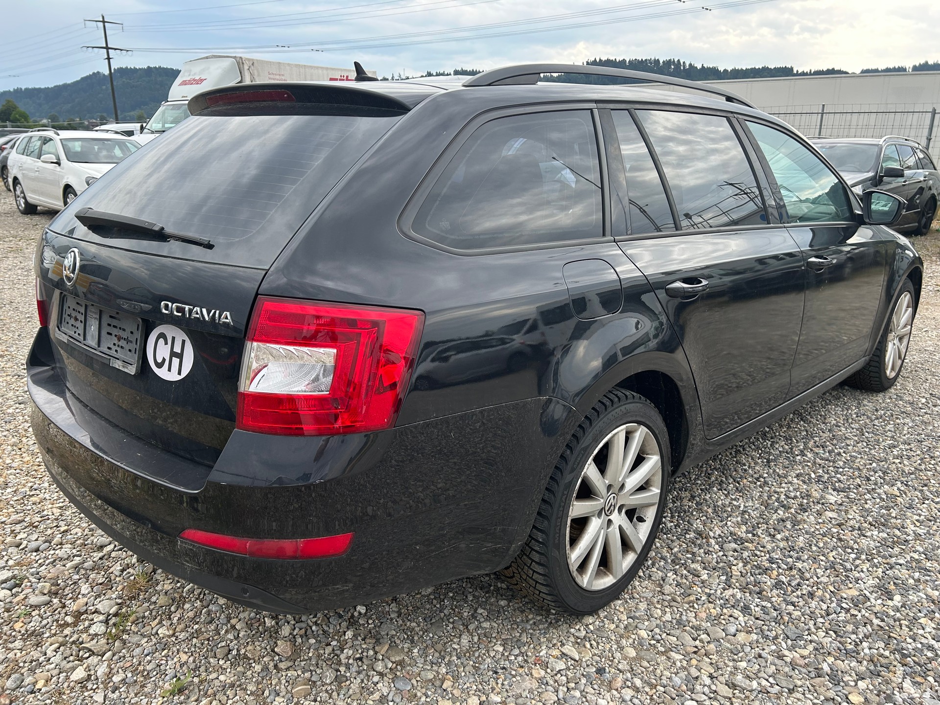 SKODA Octavia Combi 1.6 TDI Elegance DSG-image-3