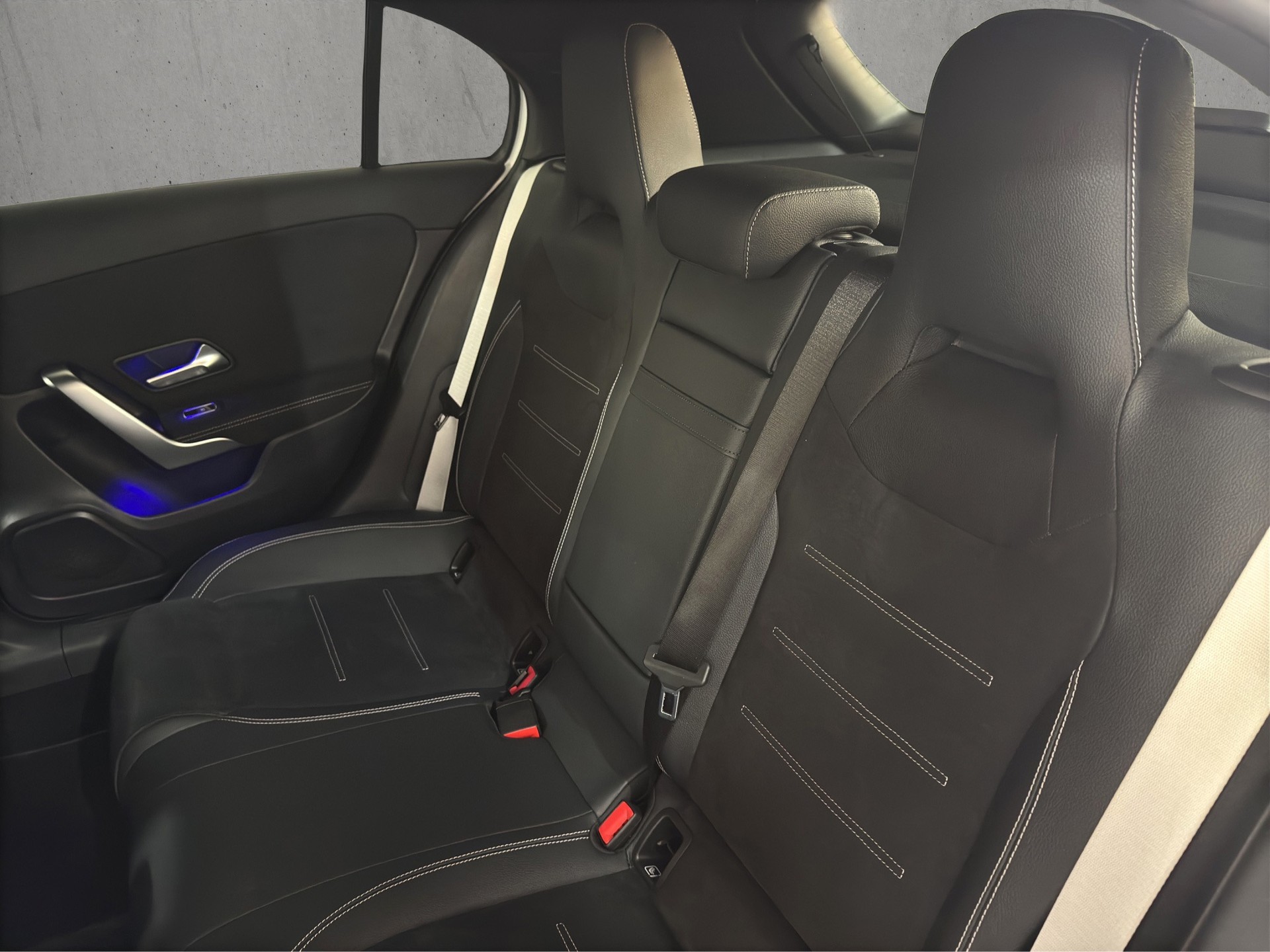 MERCEDES-BENZ A 200 7G-DCT AMG Line Special Edition-image-10