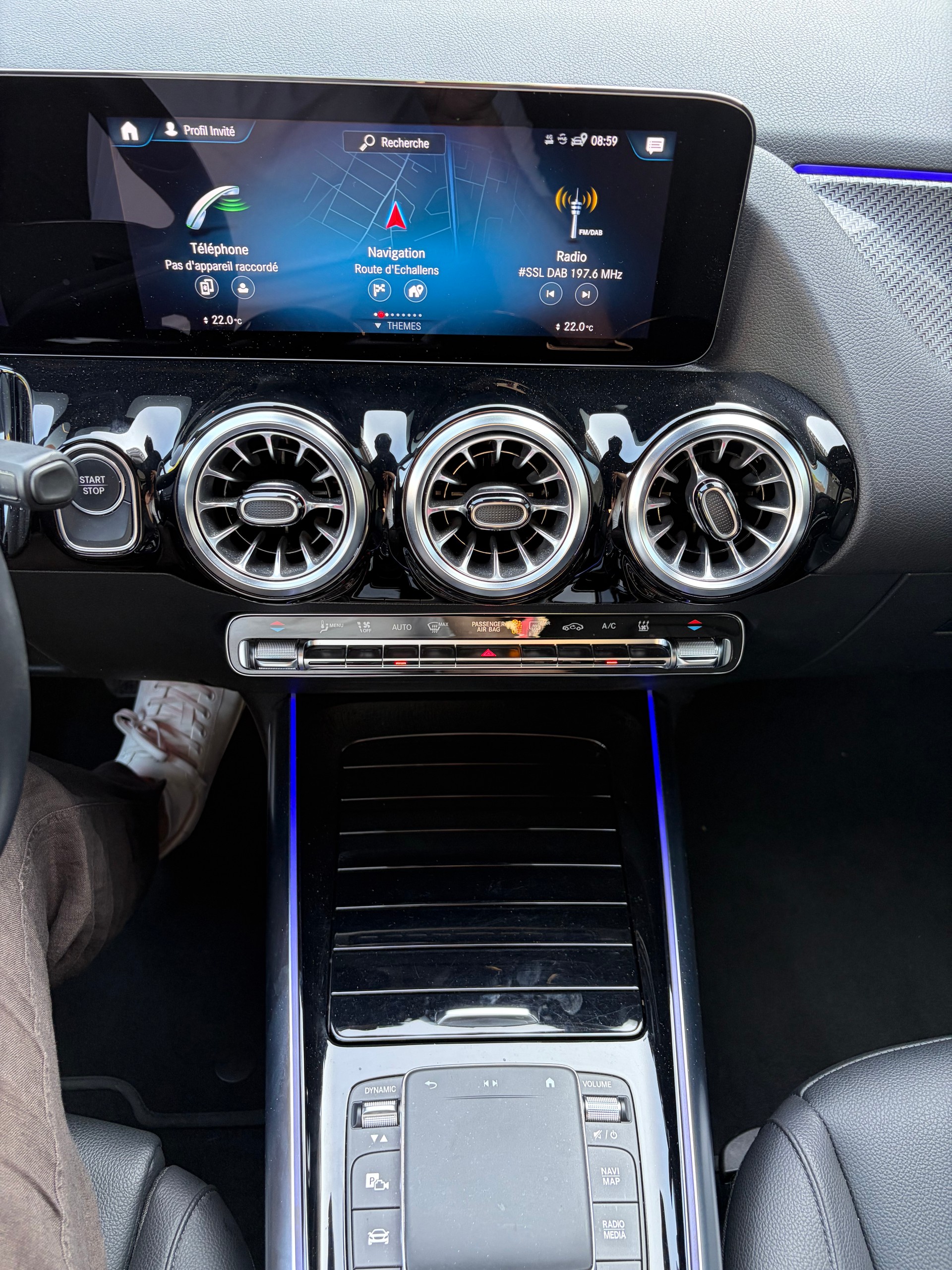 MERCEDES-BENZ EQA 250+-image-13