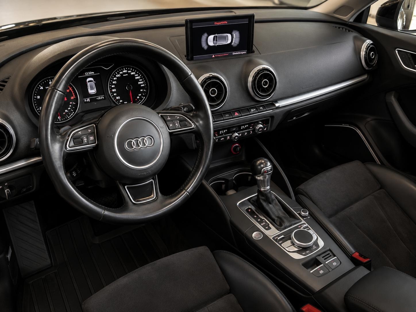 AUDI A3 Cabriolet 1.8 TFSI Ambition S-tronic-image-13