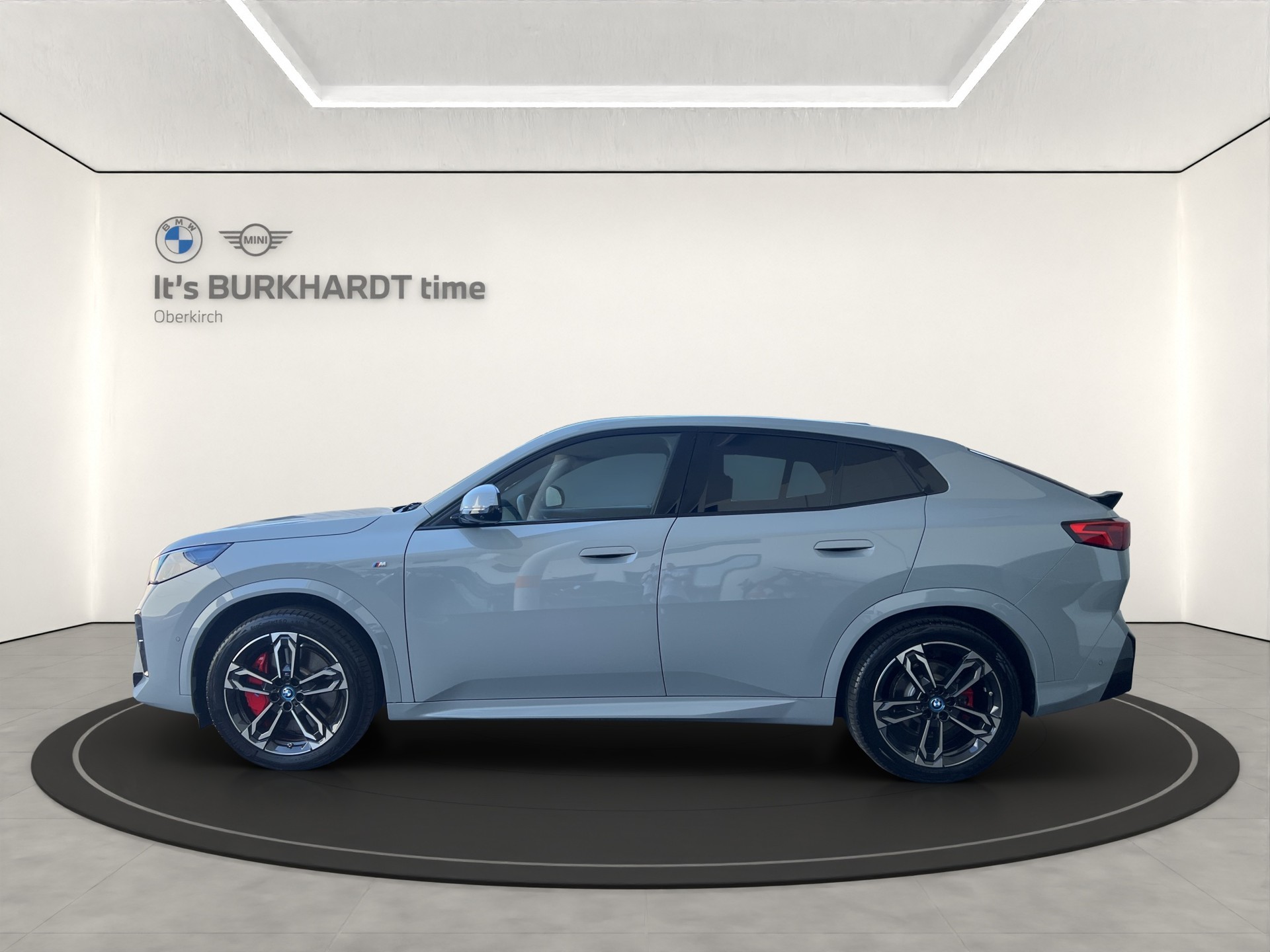 BMW iX2 xDrive 30 M Sport Pro-showroom-element-1