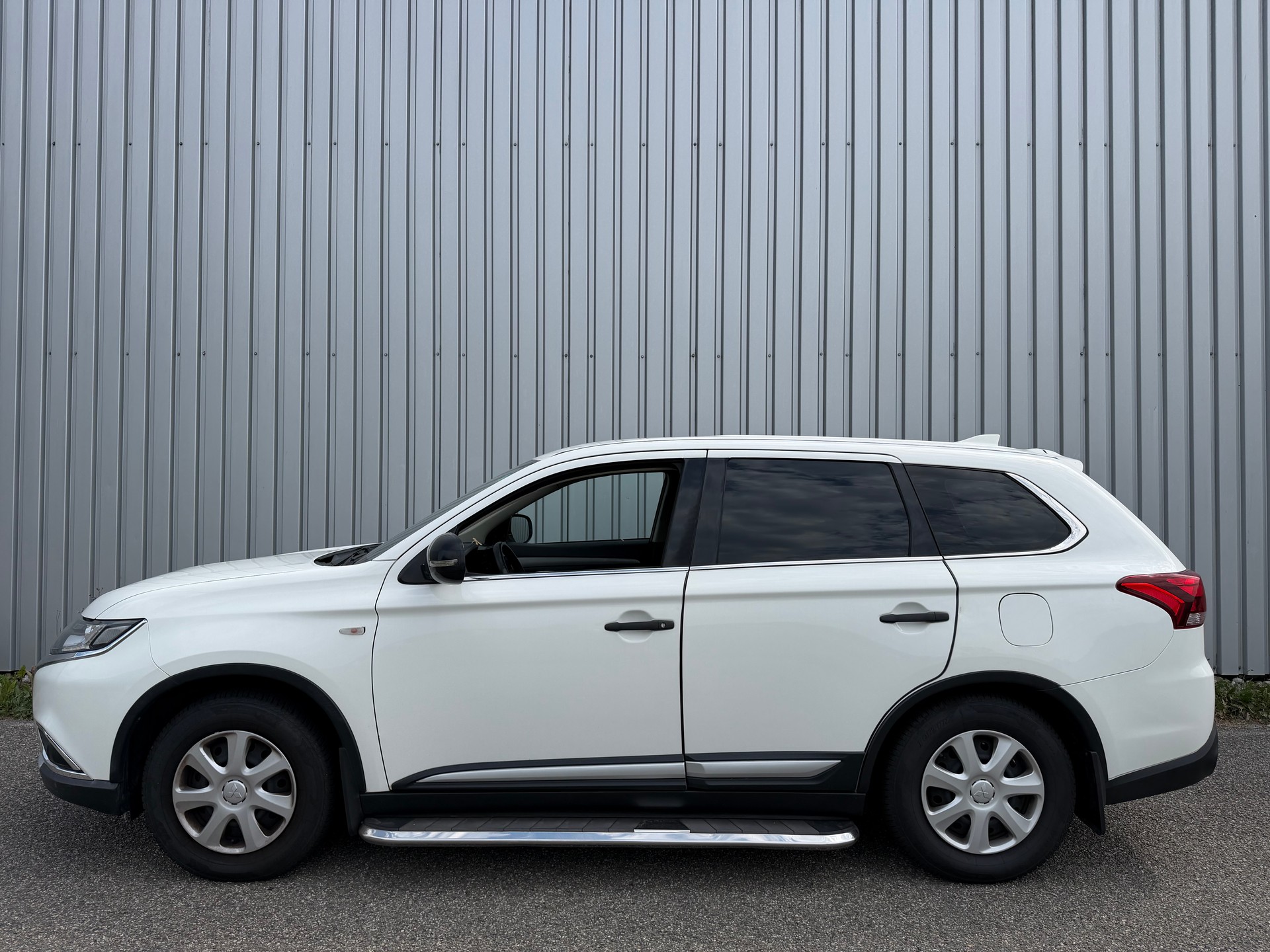 MITSUBISHI Outlander 2.0 Pure 2WD-image-3