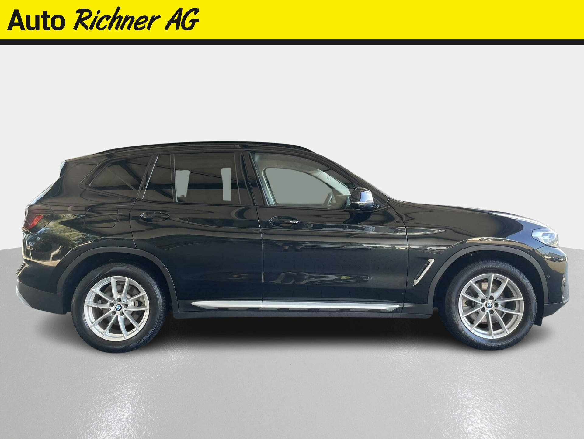 BMW X3 20i xDrive-showroom-element-2