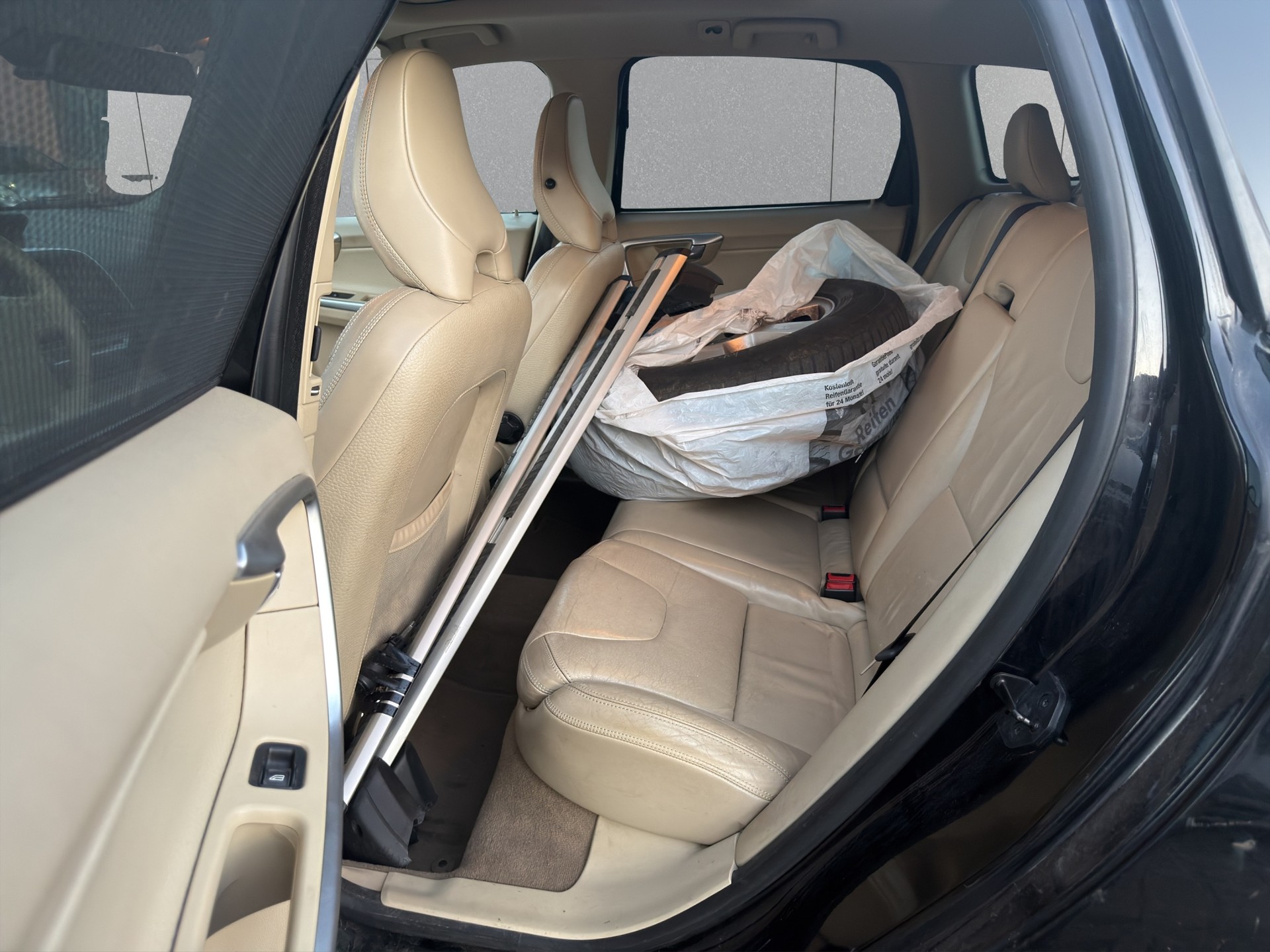 VOLVO XC60 D5 AWD Kinetic Geartronic-image-11