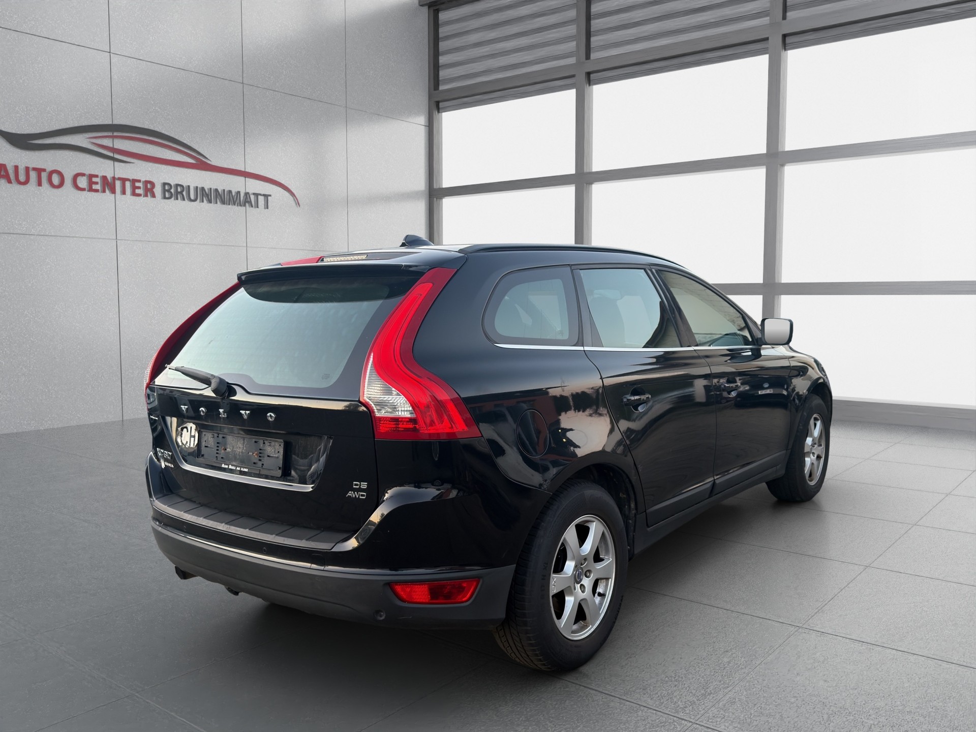 VOLVO XC60 D5 AWD Kinetic Geartronic-image-6