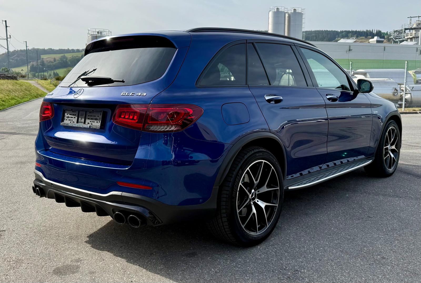 MERCEDES-BENZ GLC 43 AMG 4Matic 9G-Tronic-showroom-element-2