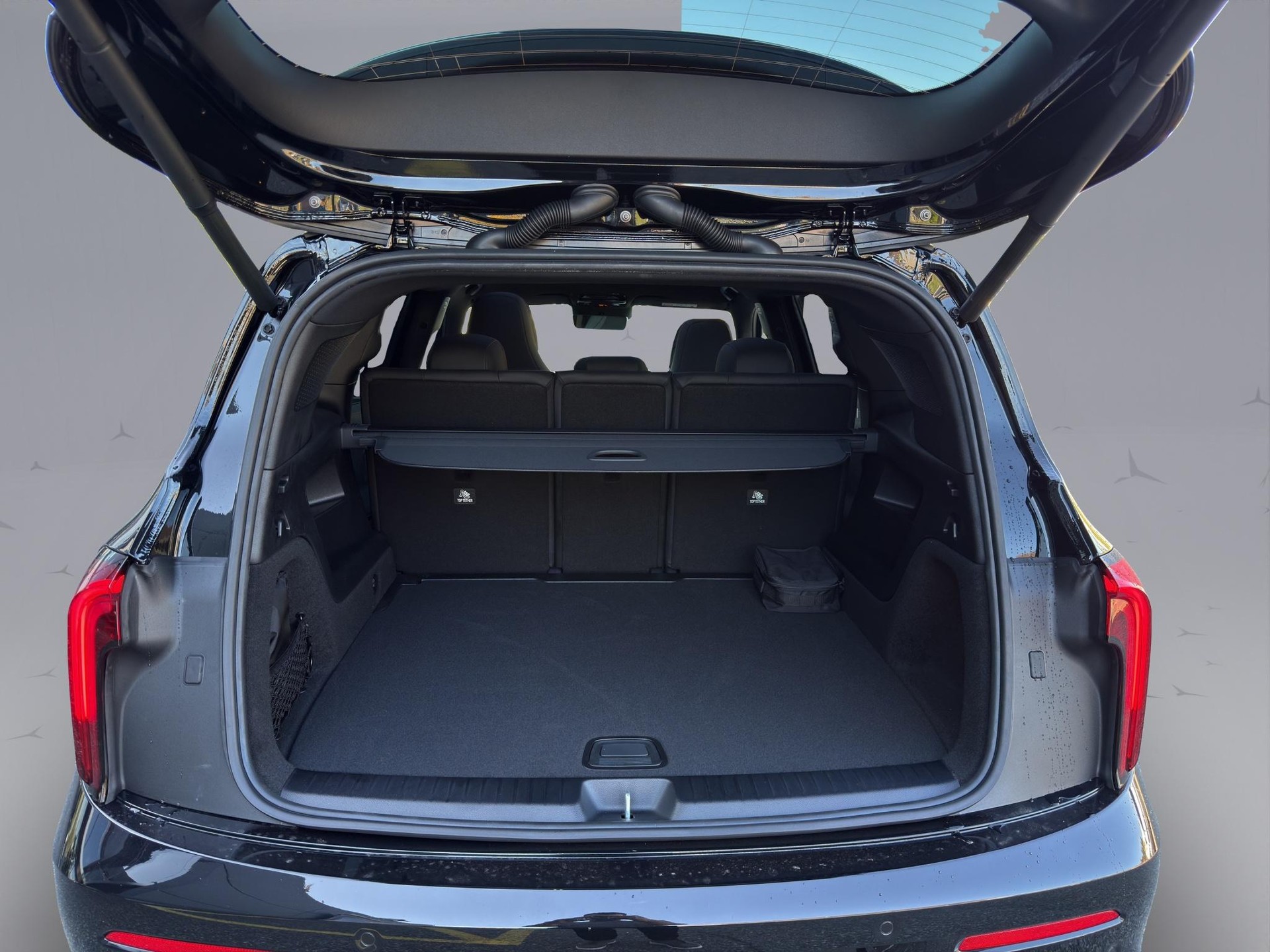 MERCEDES-BENZ GLB 220 4matic-image-17
