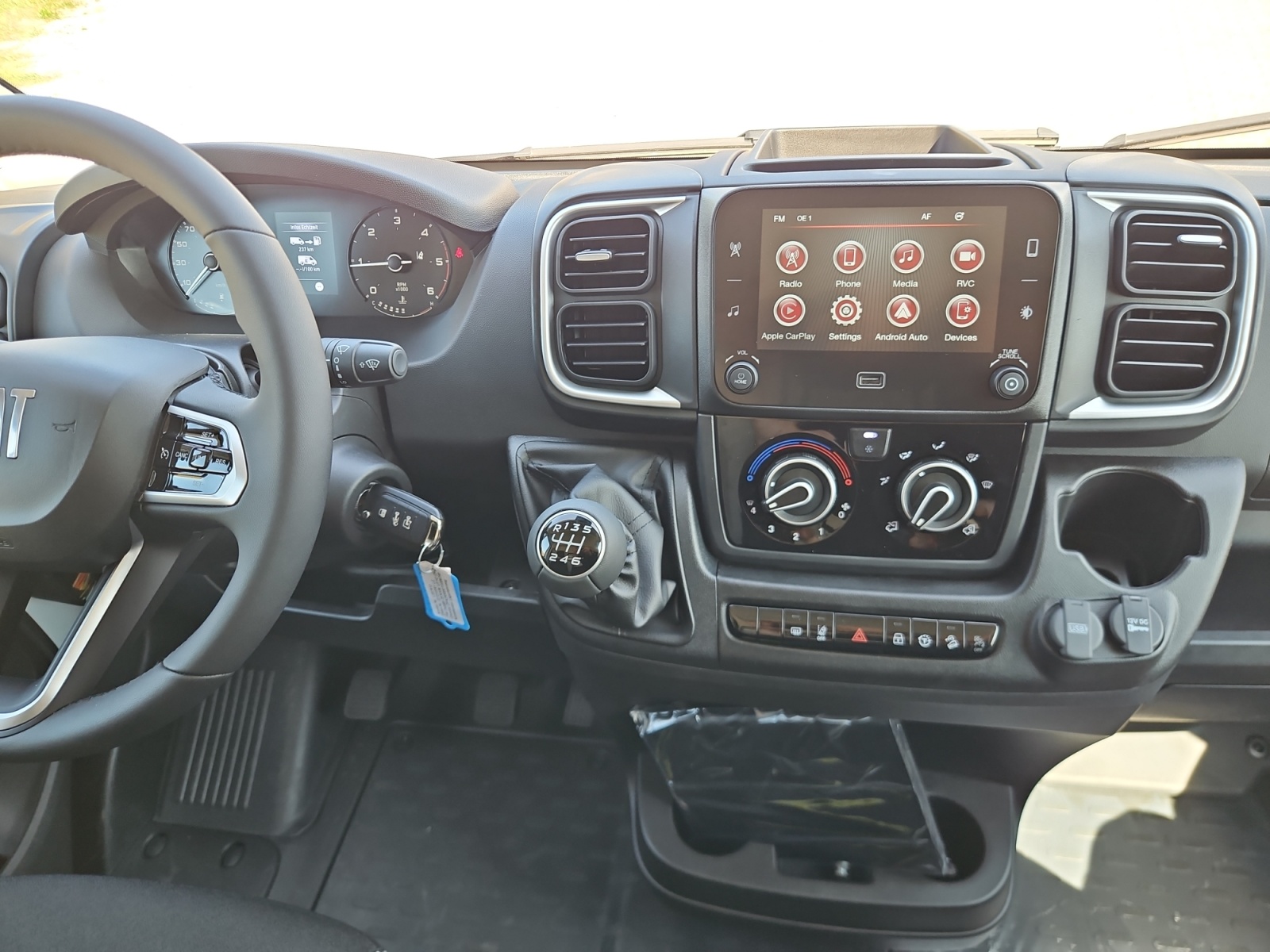 FIAT Ducato 35 L2H2 * 1350 kg Nutzlast * Winterreifen* Kamera * CarPlay ohne Kabel-image-7