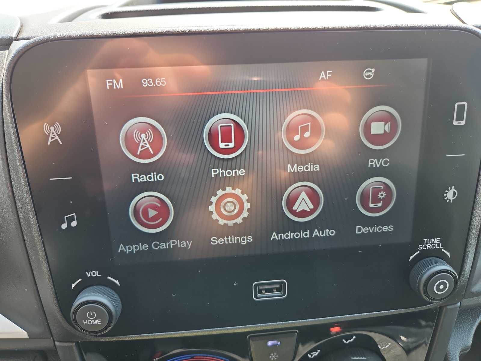 FIAT Ducato 35 L2H2 * 1350 kg Nutzlast * Winterreifen* Kamera * CarPlay ohne Kabel-image-9