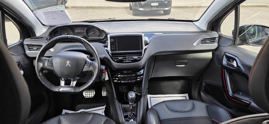 PEUGEOT 208 1.2 PureTech GT Line S/S-image-5