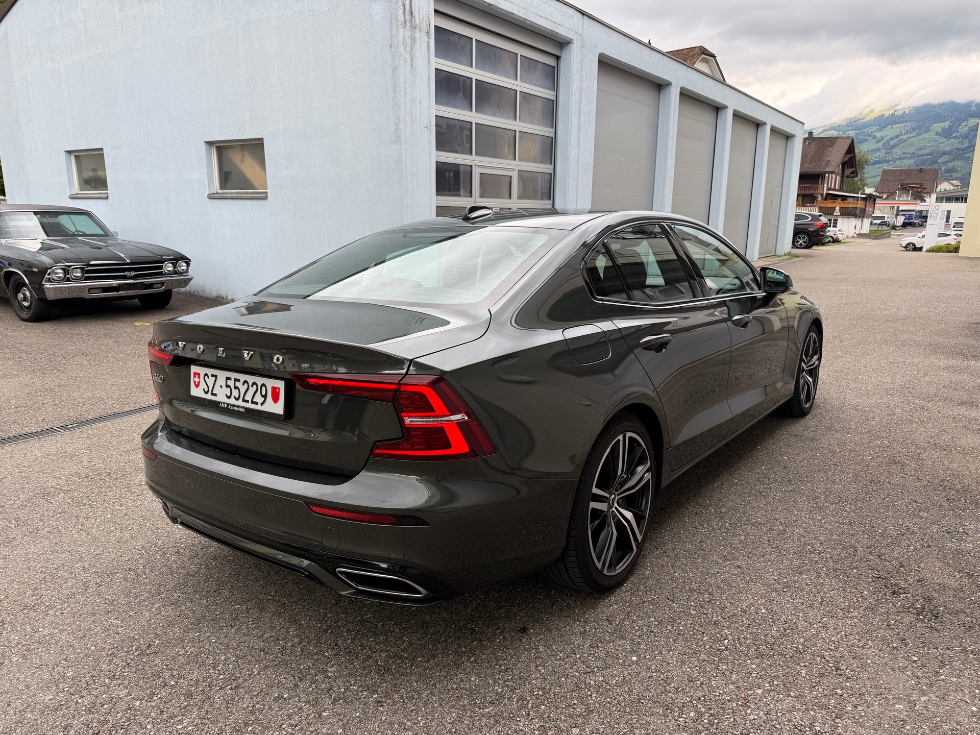 VOLVO S60 B4 Benzin Mild Hybrid R-Design Geartronic-showroom-element-3