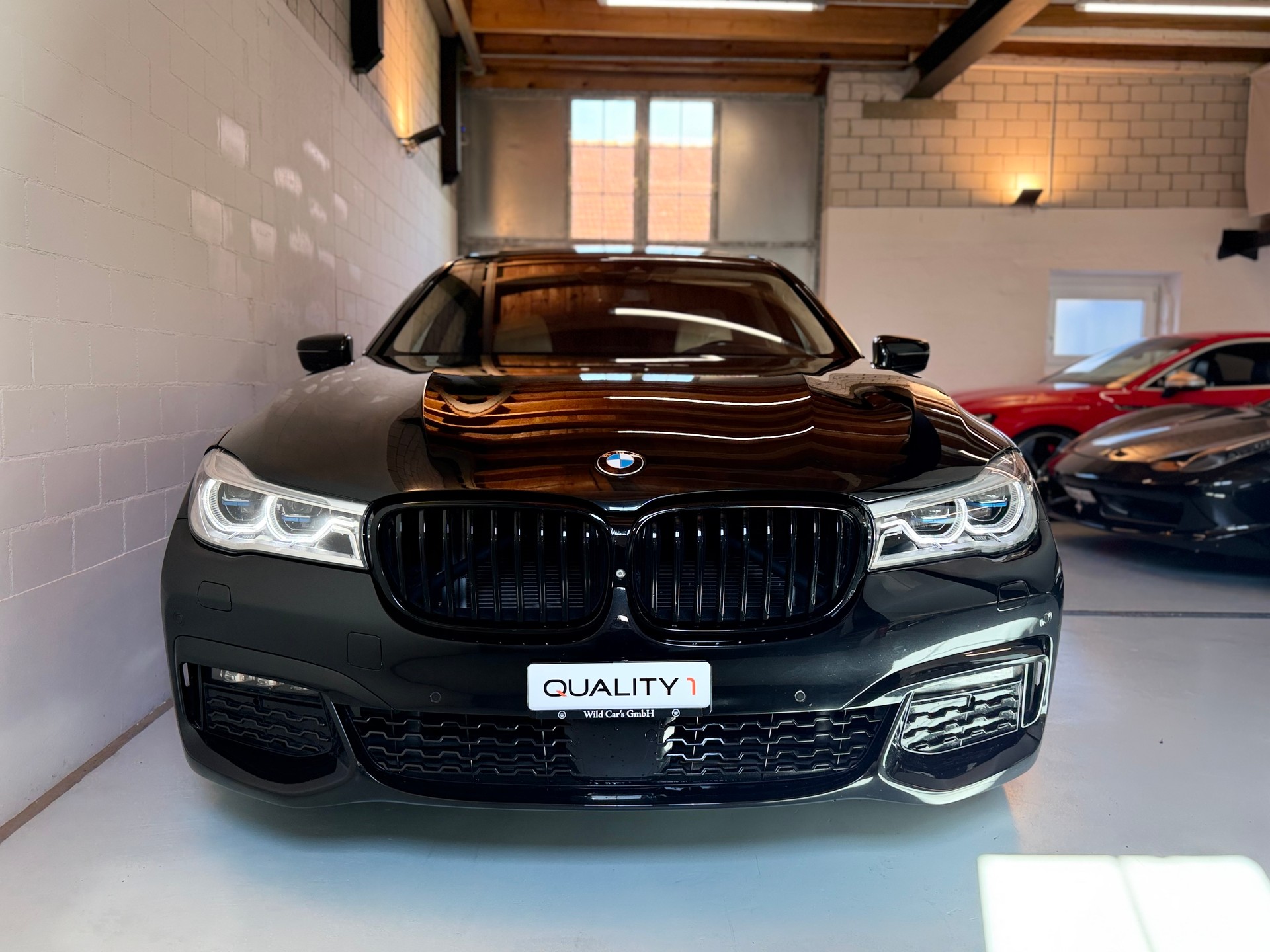 BMW 740Ld xDrive Steptronic-showroom-element-1