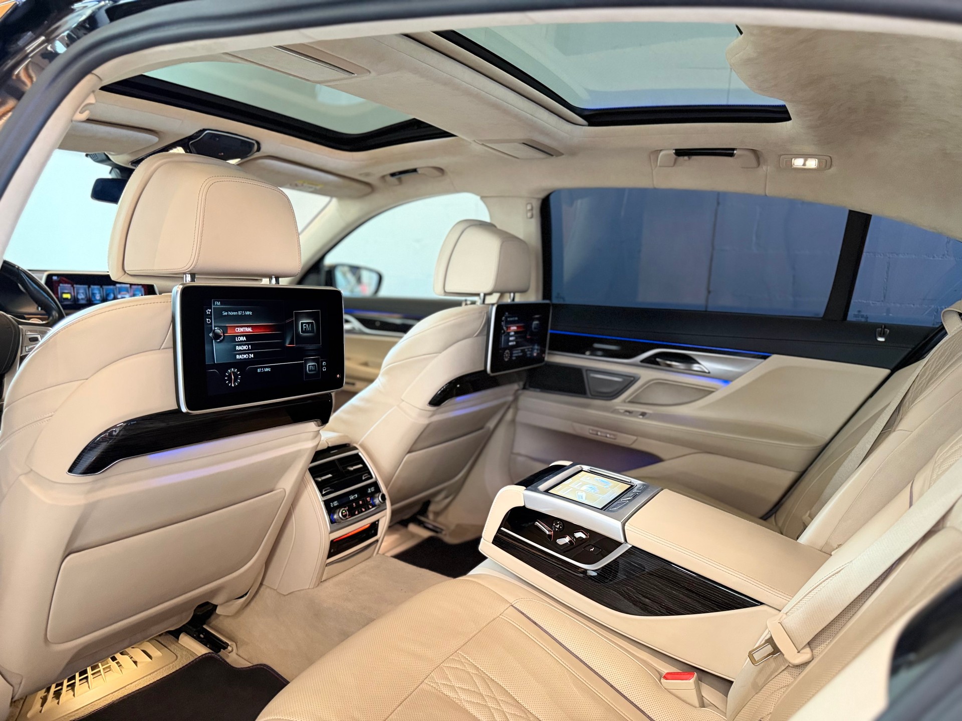 BMW 740Ld xDrive Steptronic-image-13