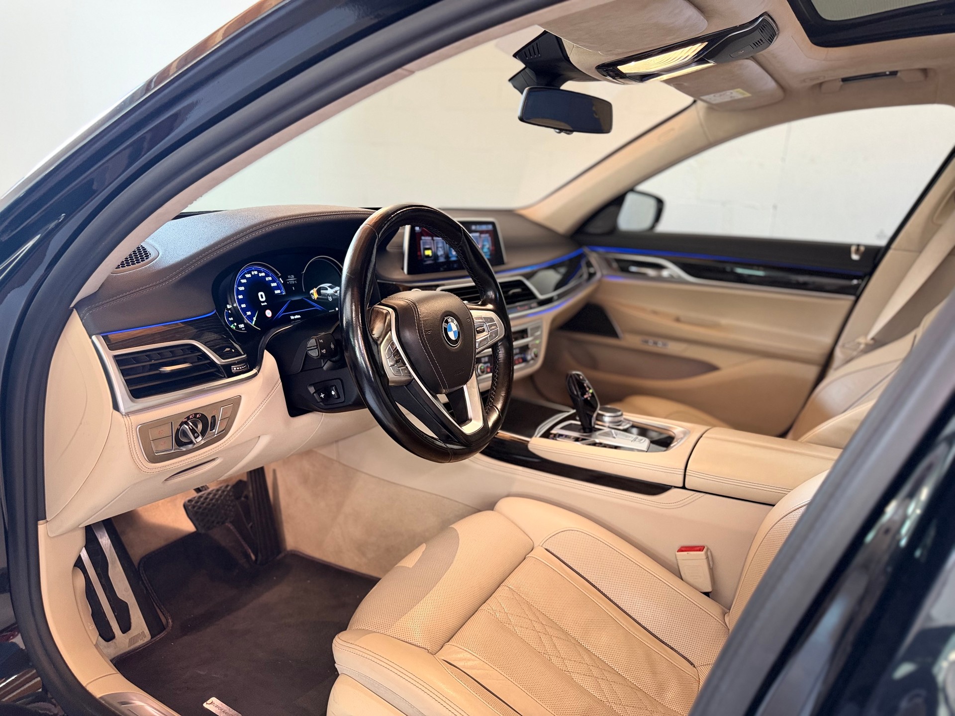 BMW 740Ld xDrive Steptronic-image-9