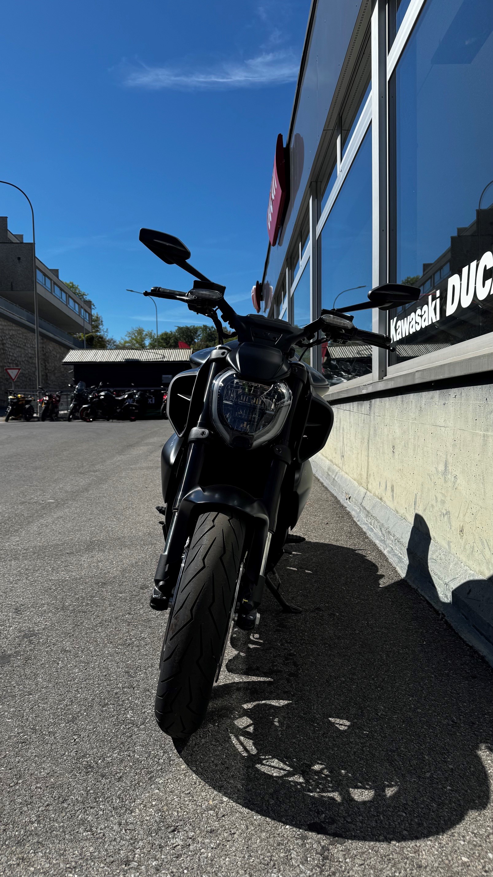 DUCATI Diavel V4-image-2