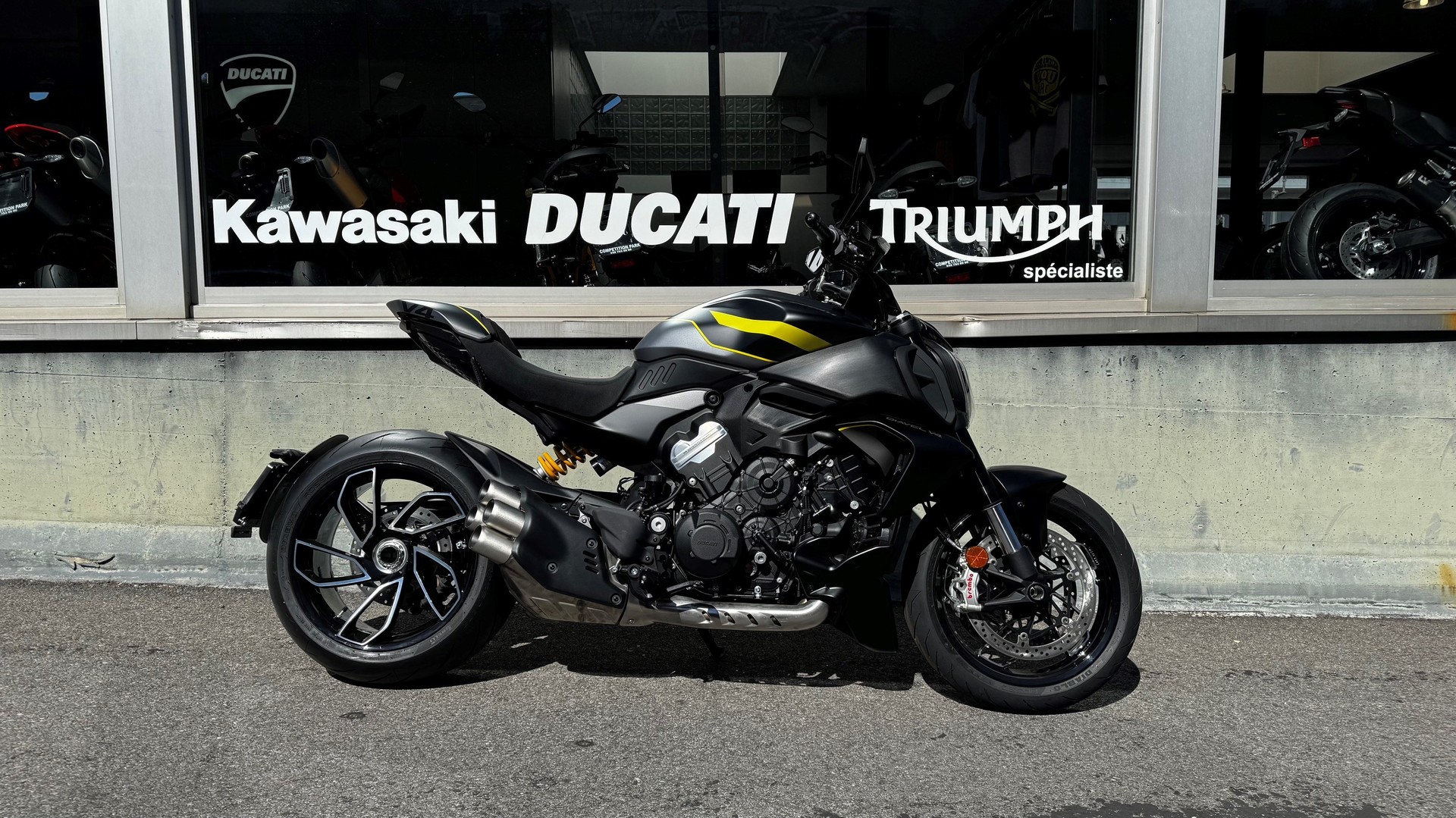 DUCATI Diavel V4-image-0