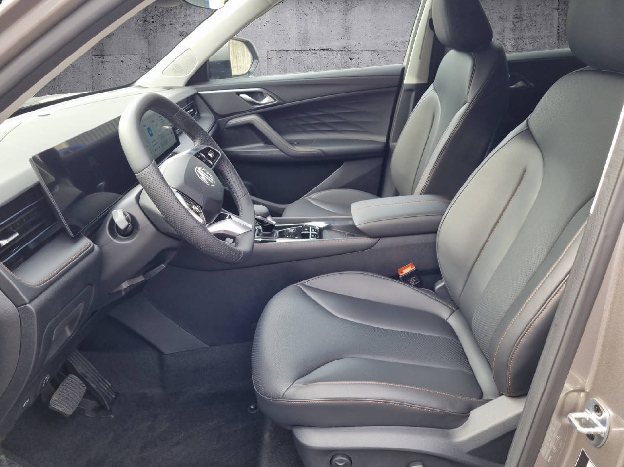 MG HS 1.5 Hybrid Luxury-image-4