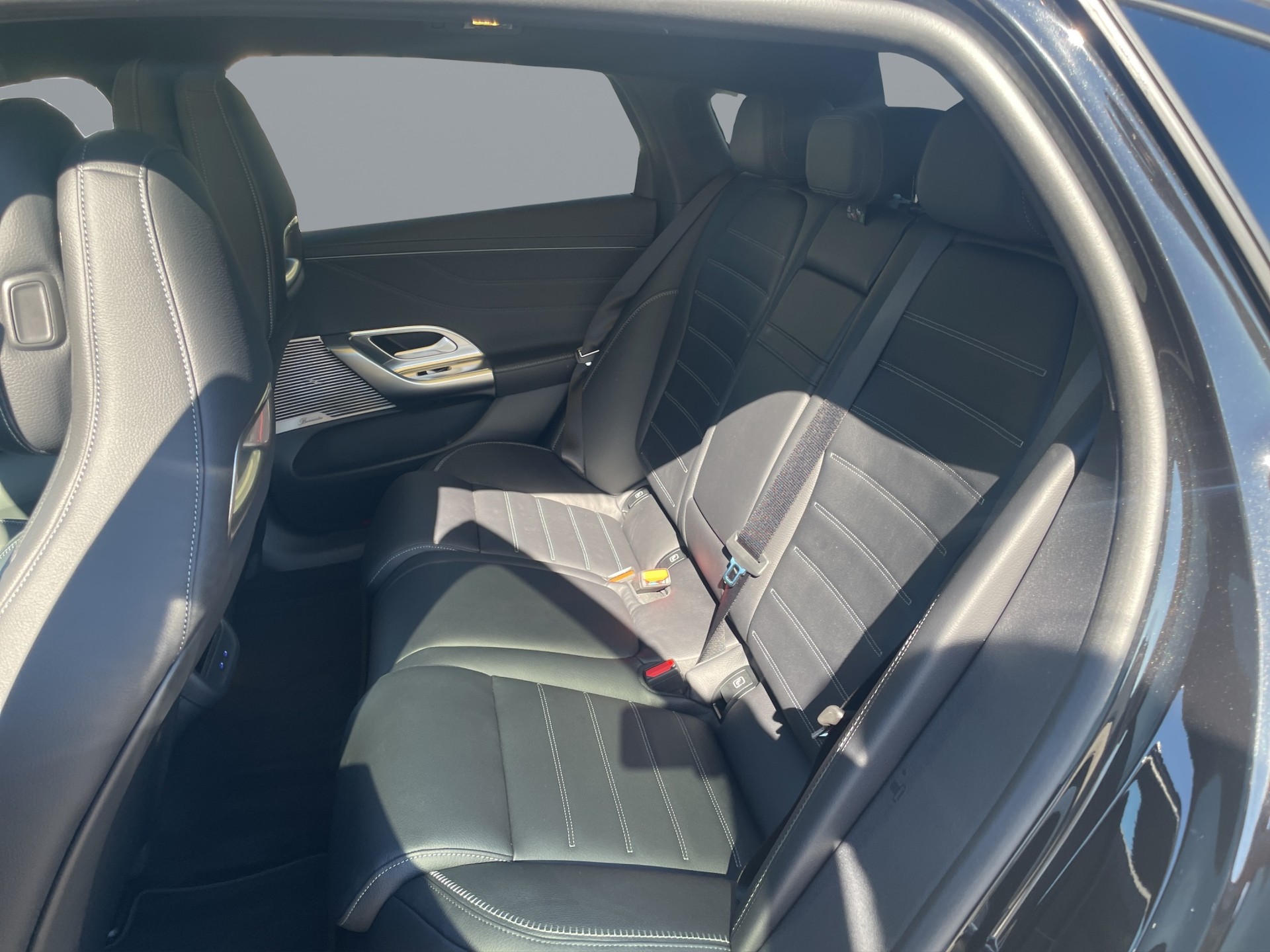 MERCEDES-BENZ C 400 4MATIC-image-10