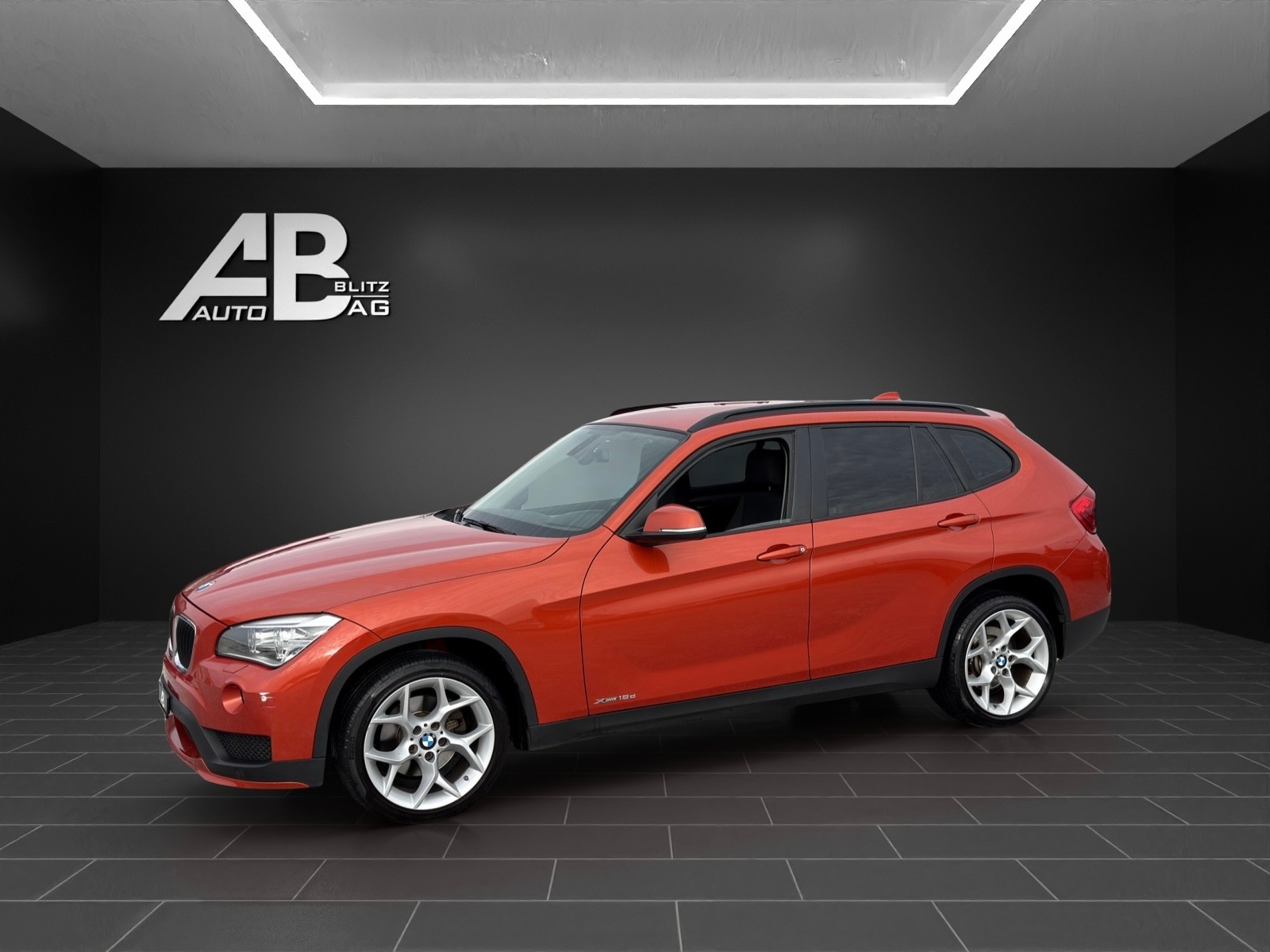 BMW X1 xDrive 18d mit 143 PS-showroom-element-1