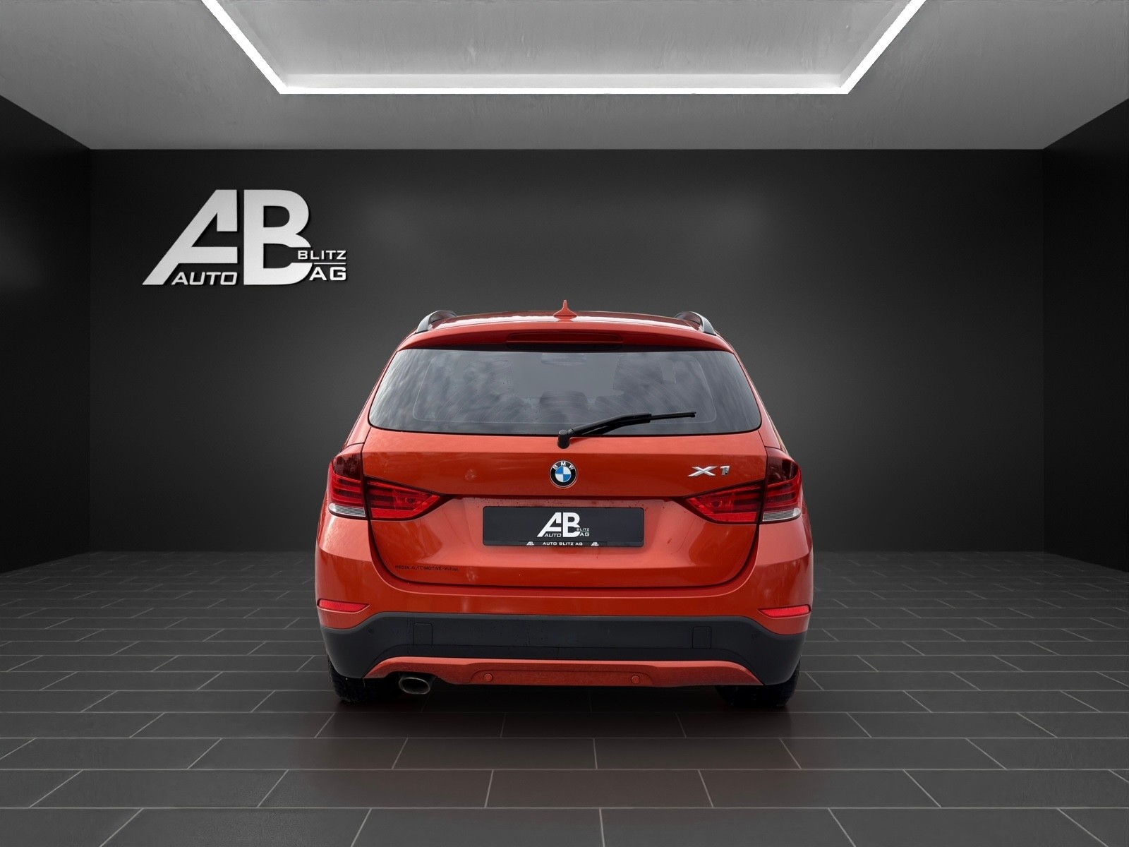 BMW X1 xDrive 18d mit 143 PS-showroom-element-3