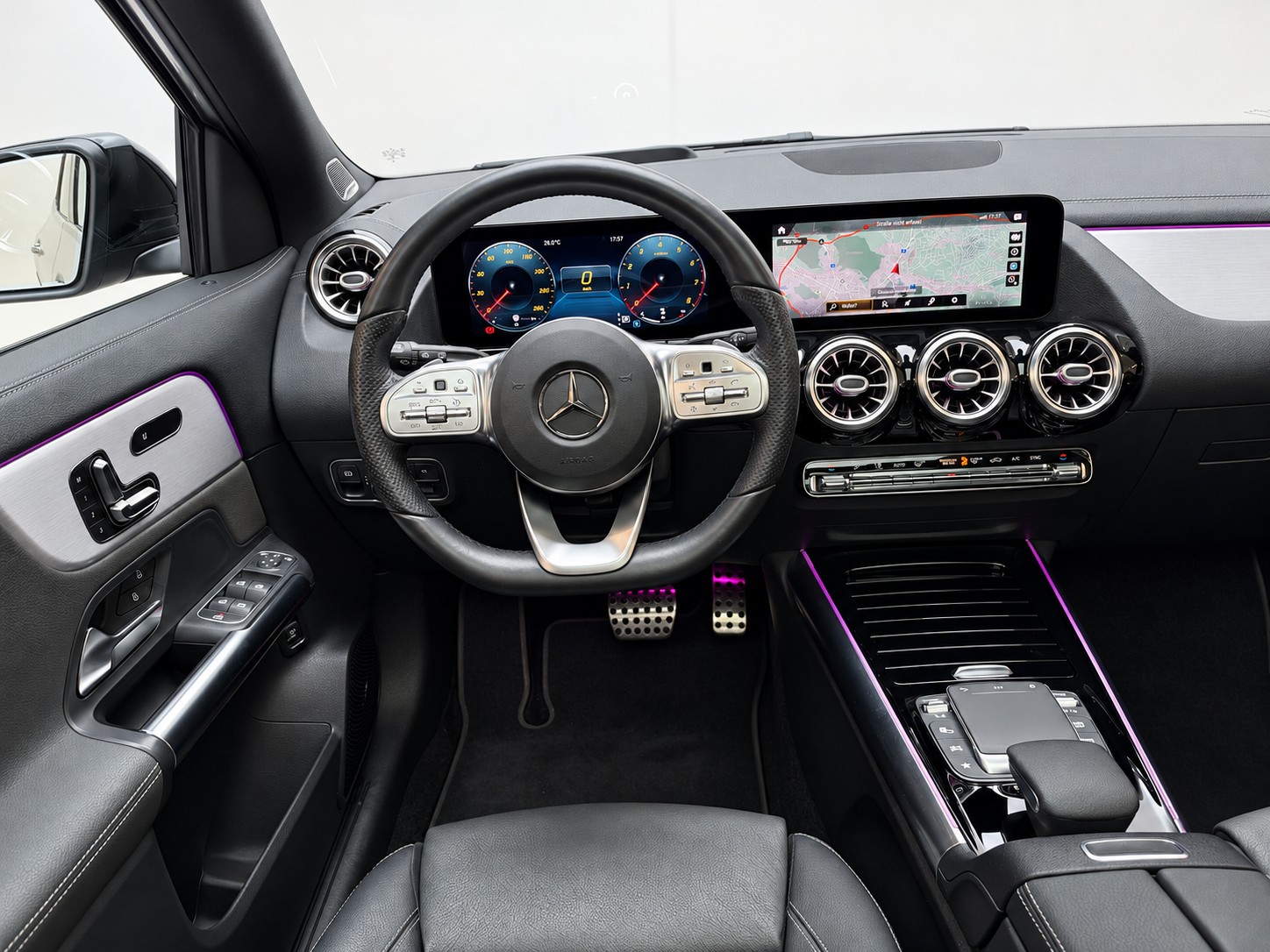 MERCEDES-BENZ GLA 250 4MATIC AMG Line (CH) | VOLLAUSSTATTUNG-image-9