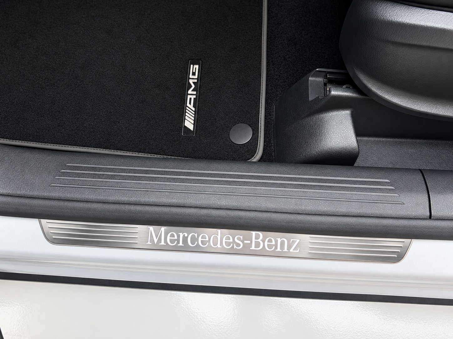 MERCEDES-BENZ GLA 250 4MATIC AMG Line (CH) | VOLLAUSSTATTUNG-image-29