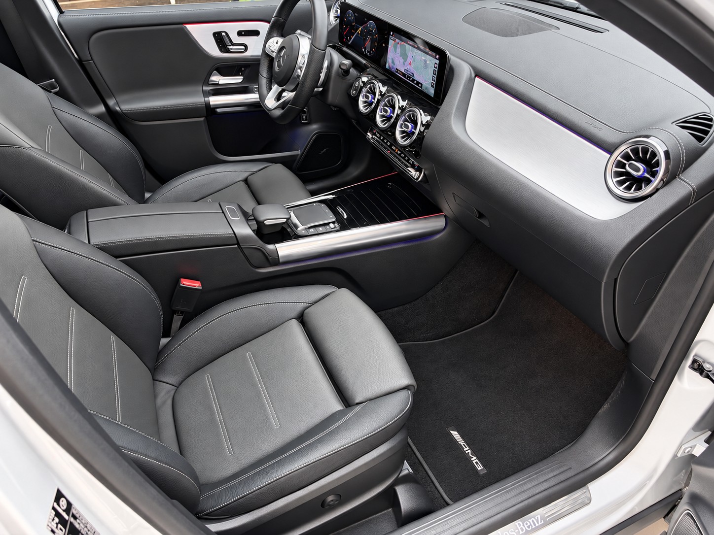 MERCEDES-BENZ GLA 250 4MATIC AMG Line (CH) | VOLLAUSSTATTUNG-image-13