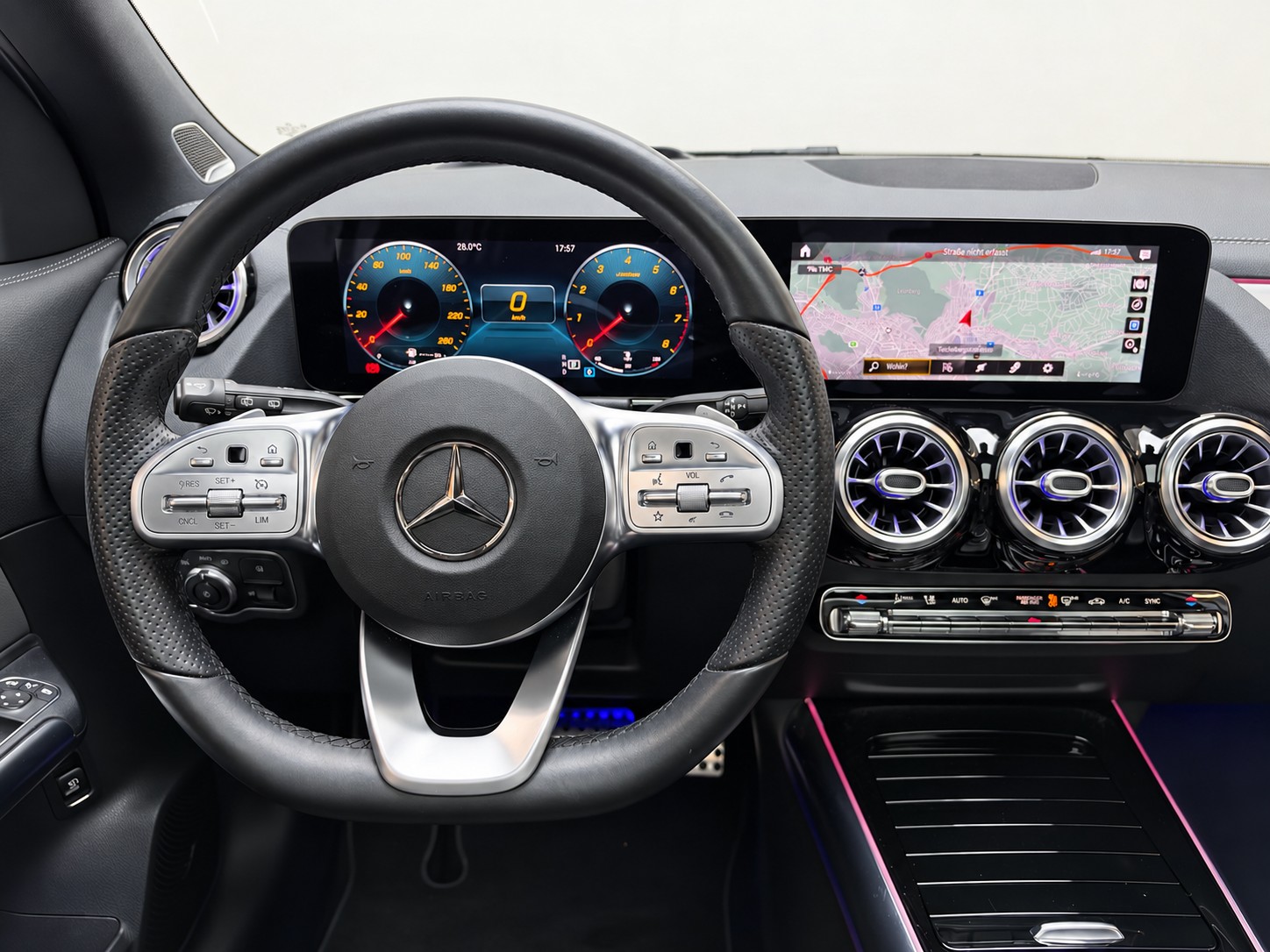 MERCEDES-BENZ GLA 250 4MATIC AMG Line (CH) | VOLLAUSSTATTUNG-image-17