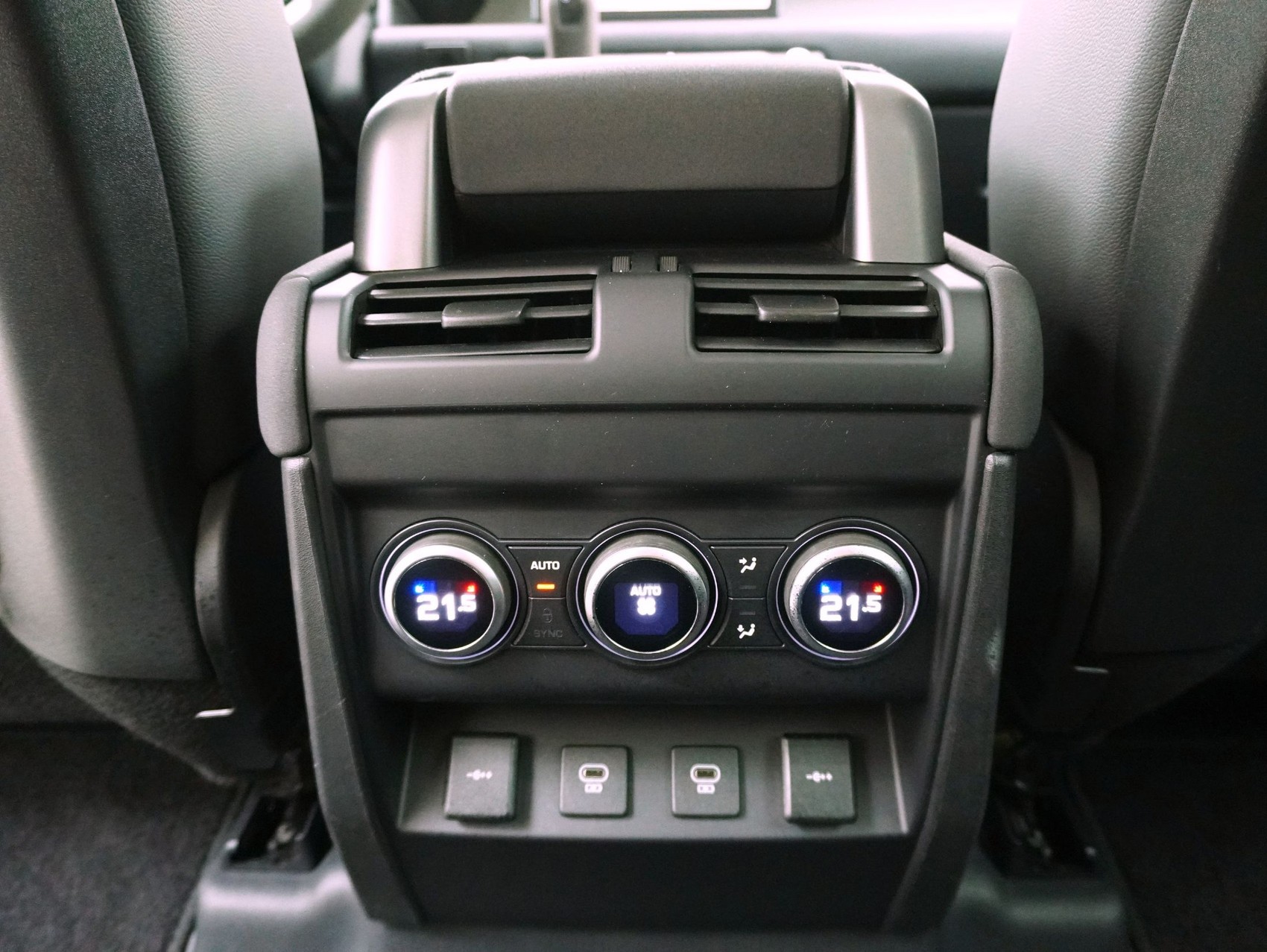 LAND ROVER Defender 2.0 P400e S-image-11