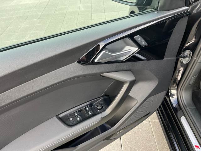 AUDI A1 Sportback 30 TFSI S Line Attraction S-tronic-image-10