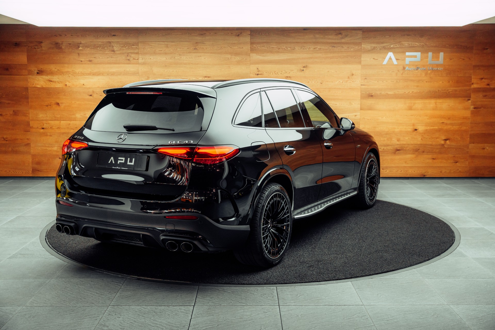 MERCEDES-BENZ GLC 43 AMG Executive Edition 4Matic 9G-Tronic-showroom-element-1