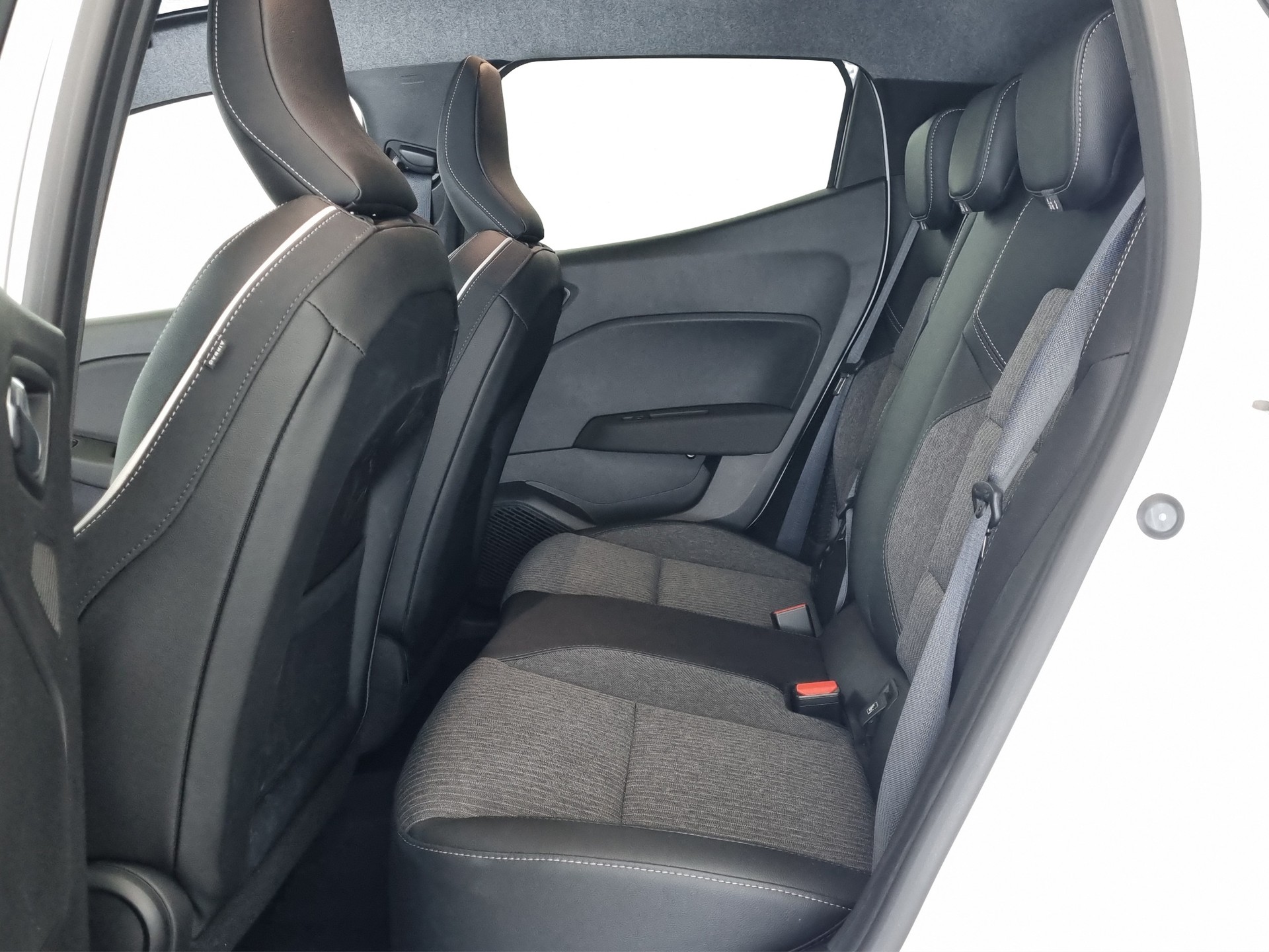 MITSUBISHI Colt 1.6 HEV Intense-image-6