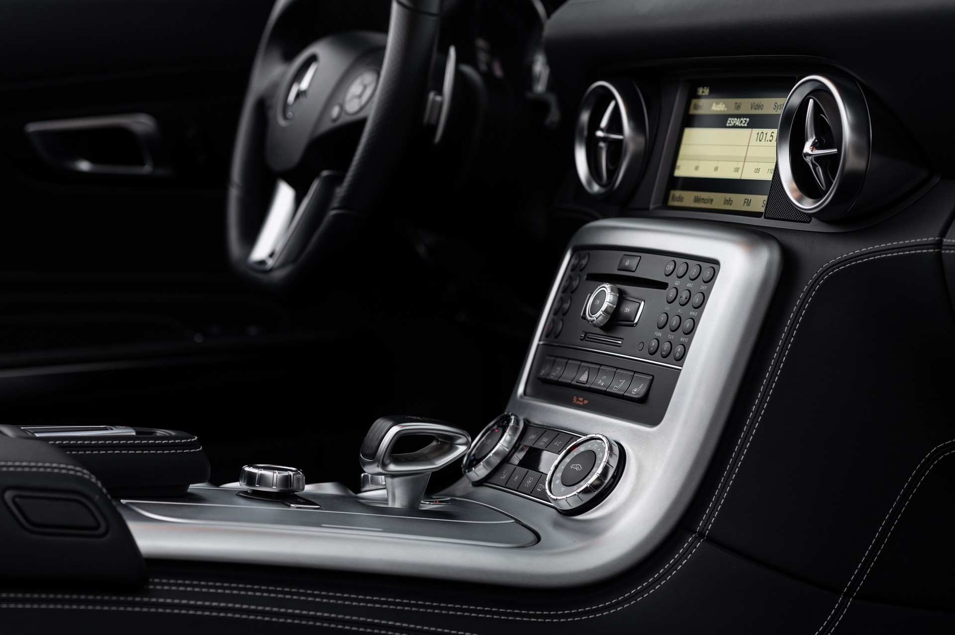 MERCEDES-BENZ SLS 63 AMG Speedshift-image-23