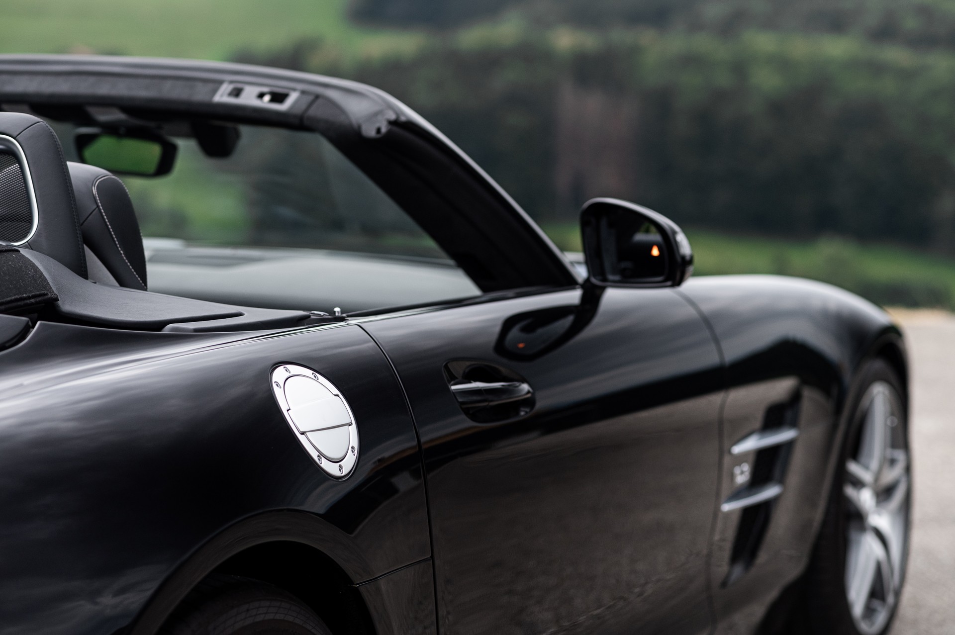 MERCEDES-BENZ SLS 63 AMG Speedshift-image-10