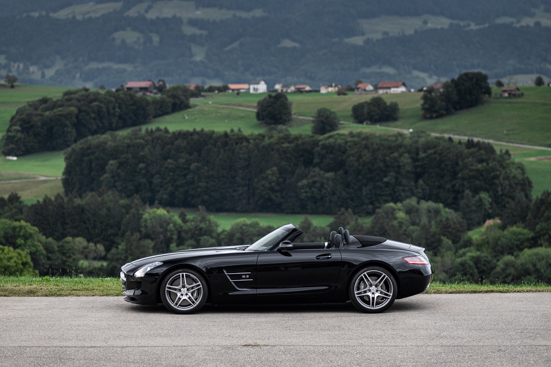 MERCEDES-BENZ SLS 63 AMG Speedshift-image-4