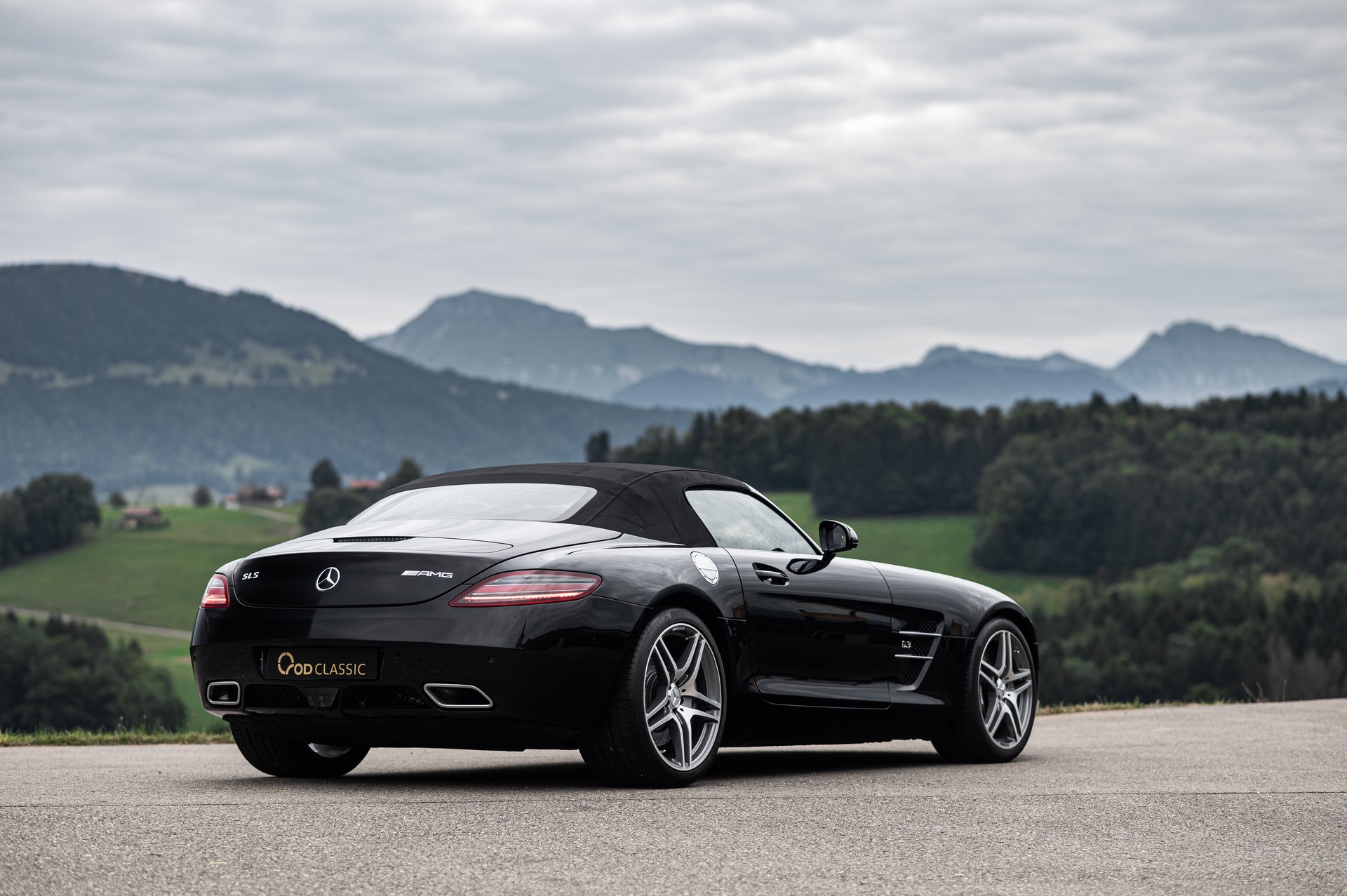 MERCEDES-BENZ SLS 63 AMG Speedshift-image-6