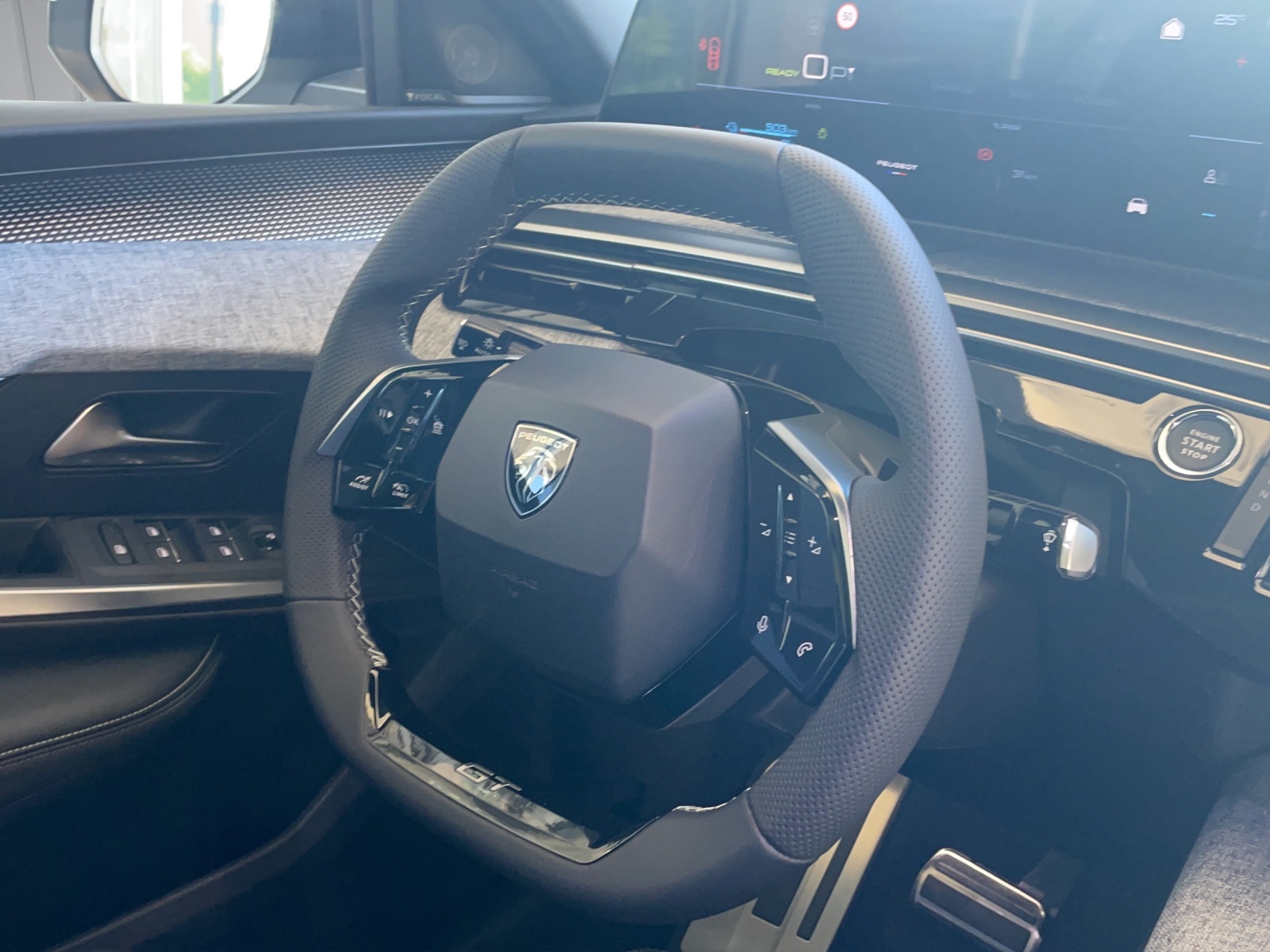 PEUGEOT 3008 NEW 73kWh GT-image-13