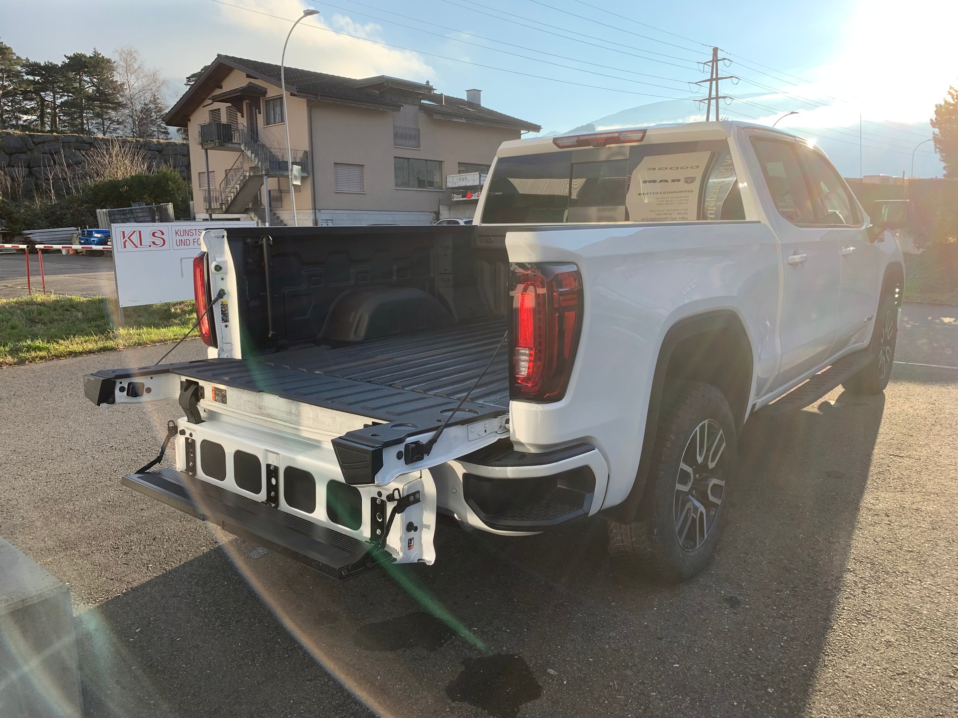 GMC Sierra 1500 AT4 Crew Cab 6.2l V8 MY25-image-6