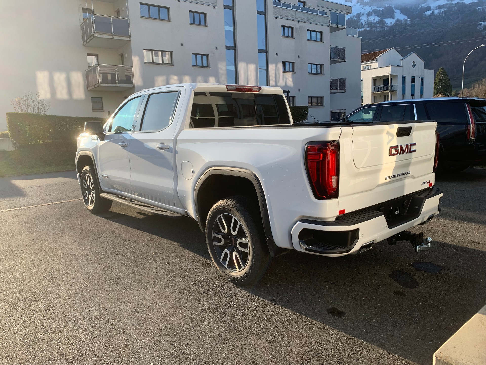 GMC Sierra 1500 AT4 Crew Cab 6.2l V8 MY25-image-4