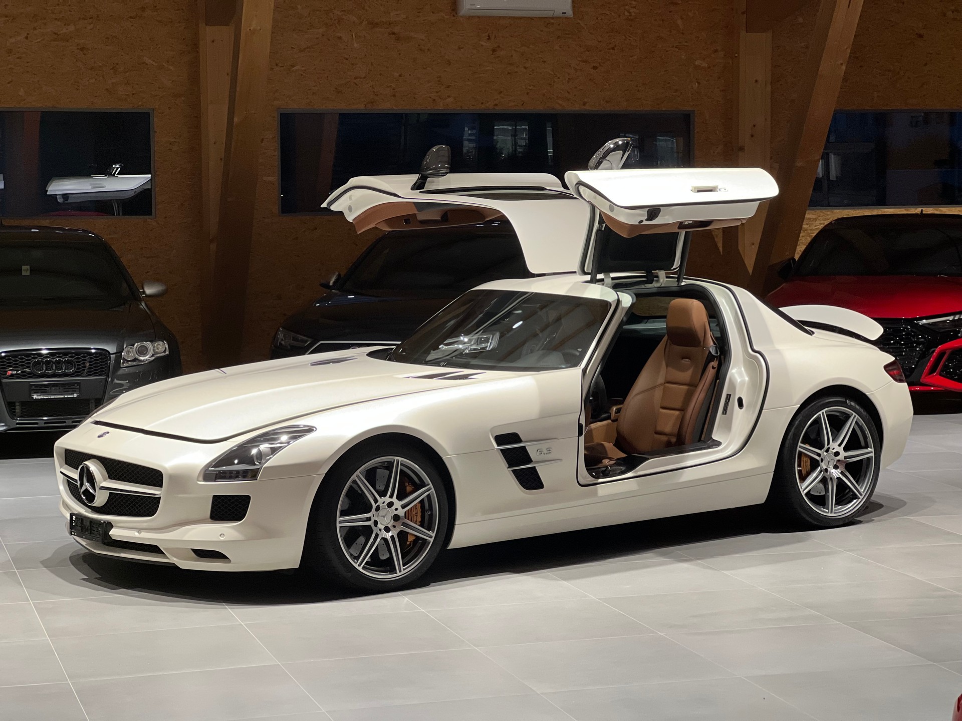 MERCEDES-BENZ SLS 63 AMG Blanc nacré mat *official car showcar Geneva 2011* Full Option-image-6