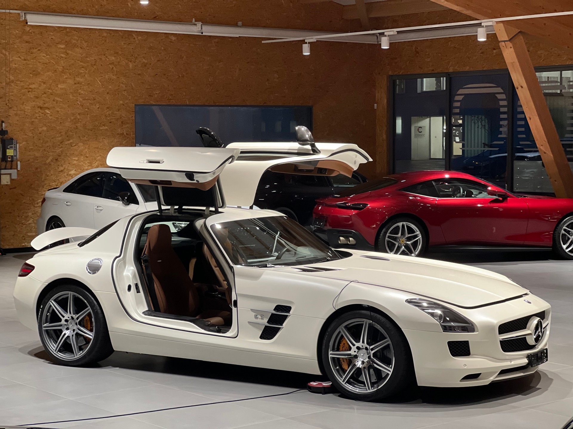 MERCEDES-BENZ SLS 63 AMG Blanc nacré mat *official car showcar Geneva 2011* Full Option