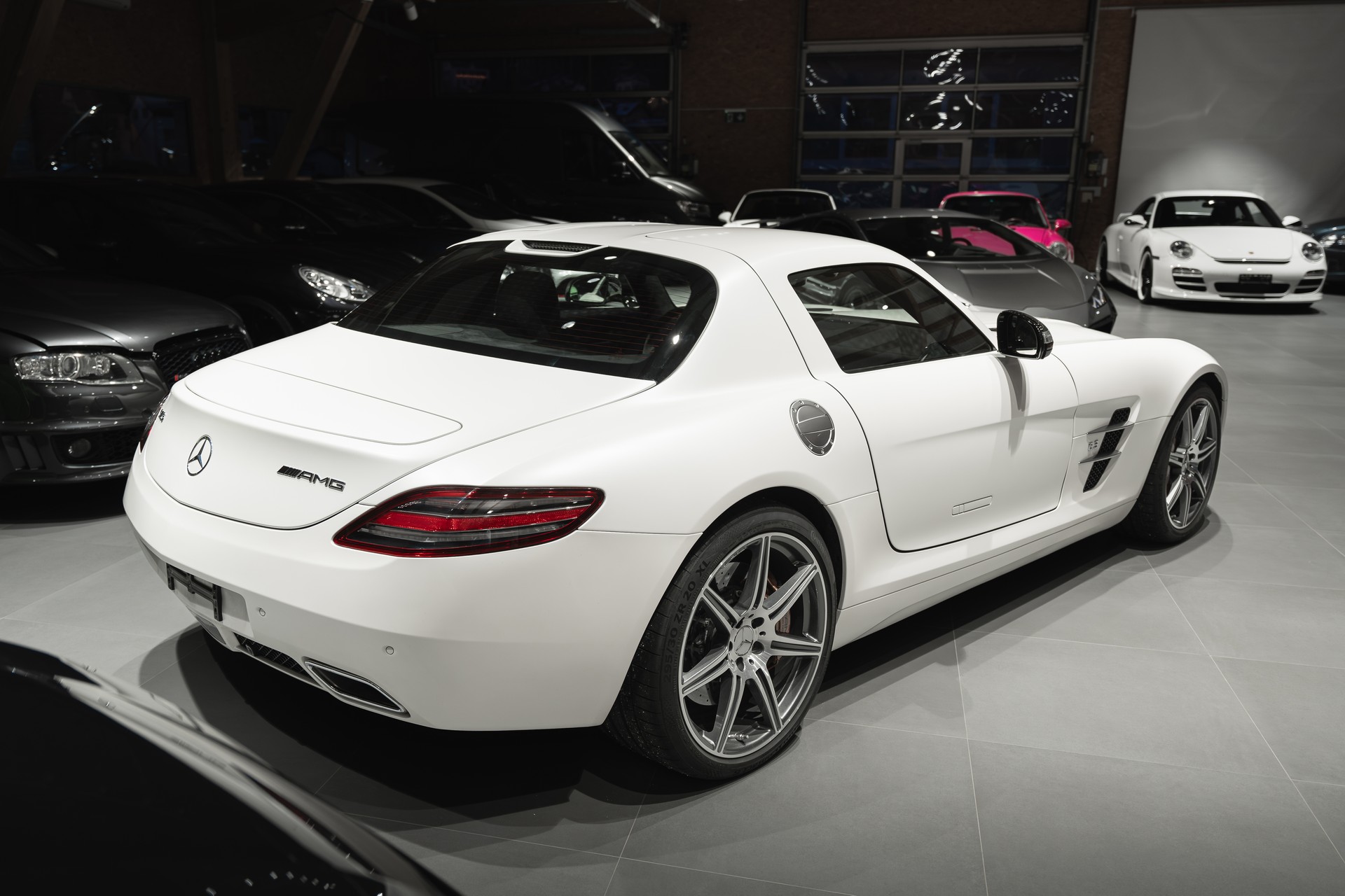 MERCEDES-BENZ SLS 63 AMG Blanc nacré mat *official car showcar Geneva 2011* Full Option-image-9