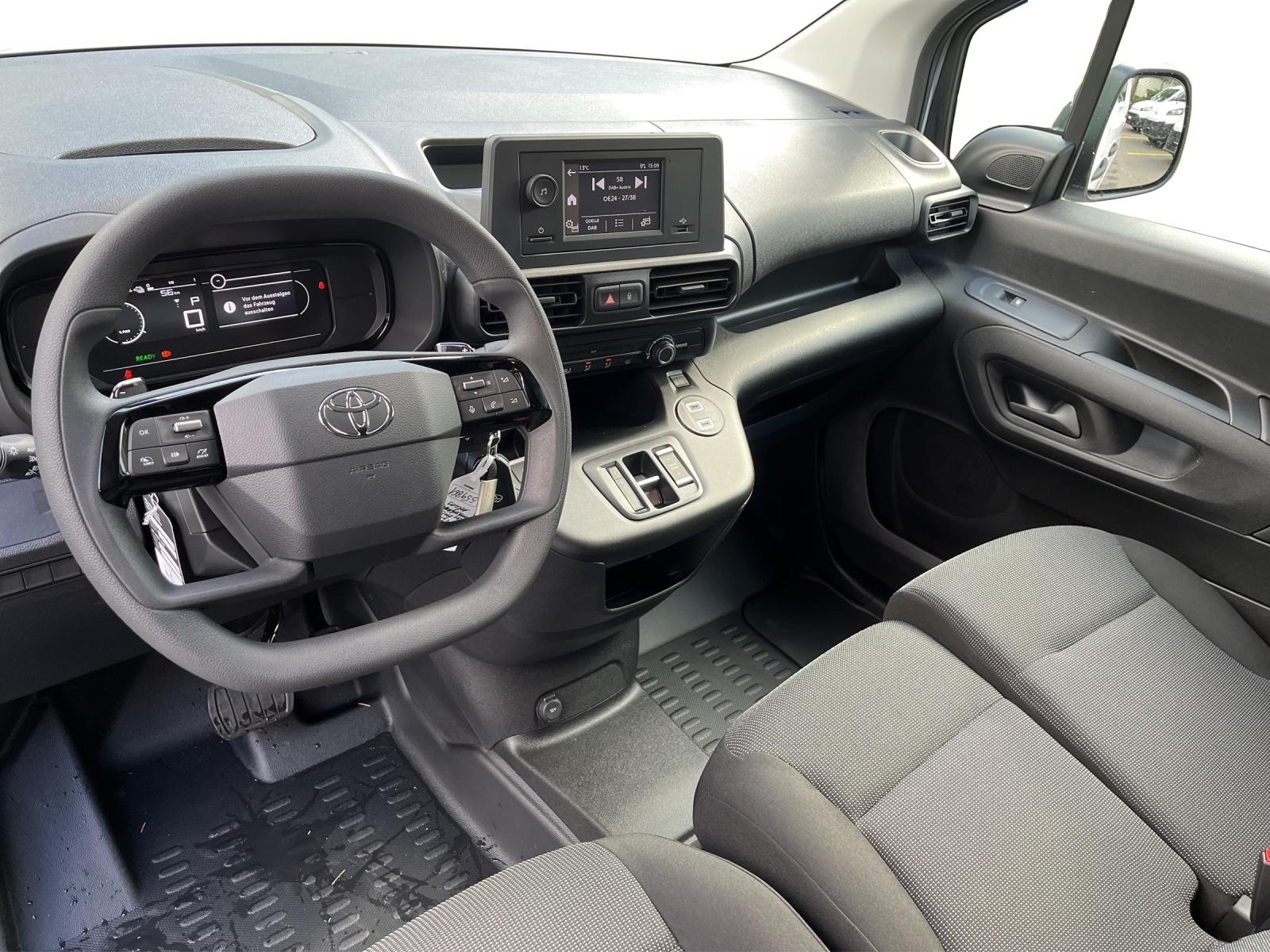TOYOTA PROACE CITY Van L2 52KWh Active-image-4