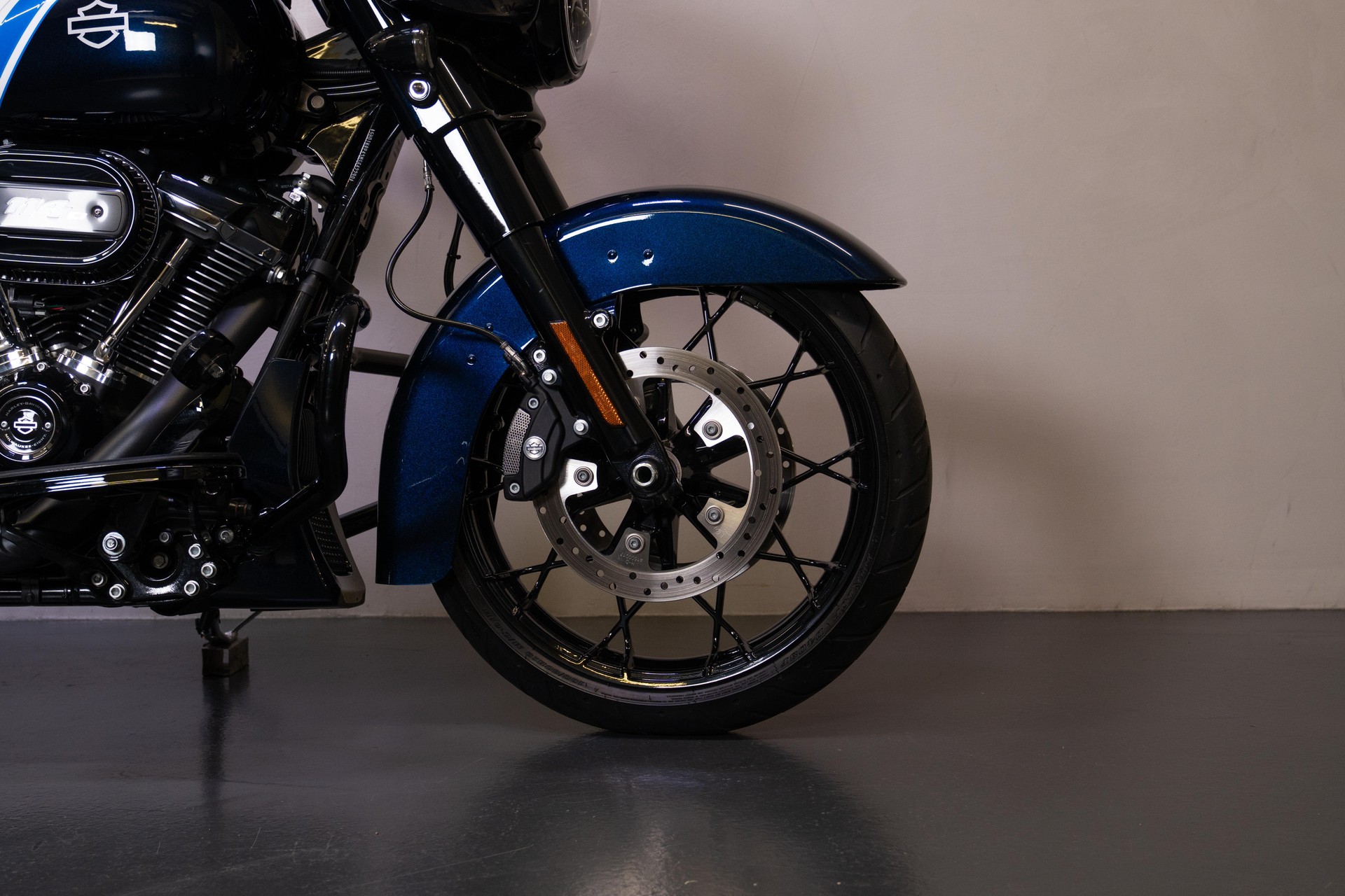 HARLEY-DAVIDSON FLHXS Street Glide Special Black Finish 114-image-4