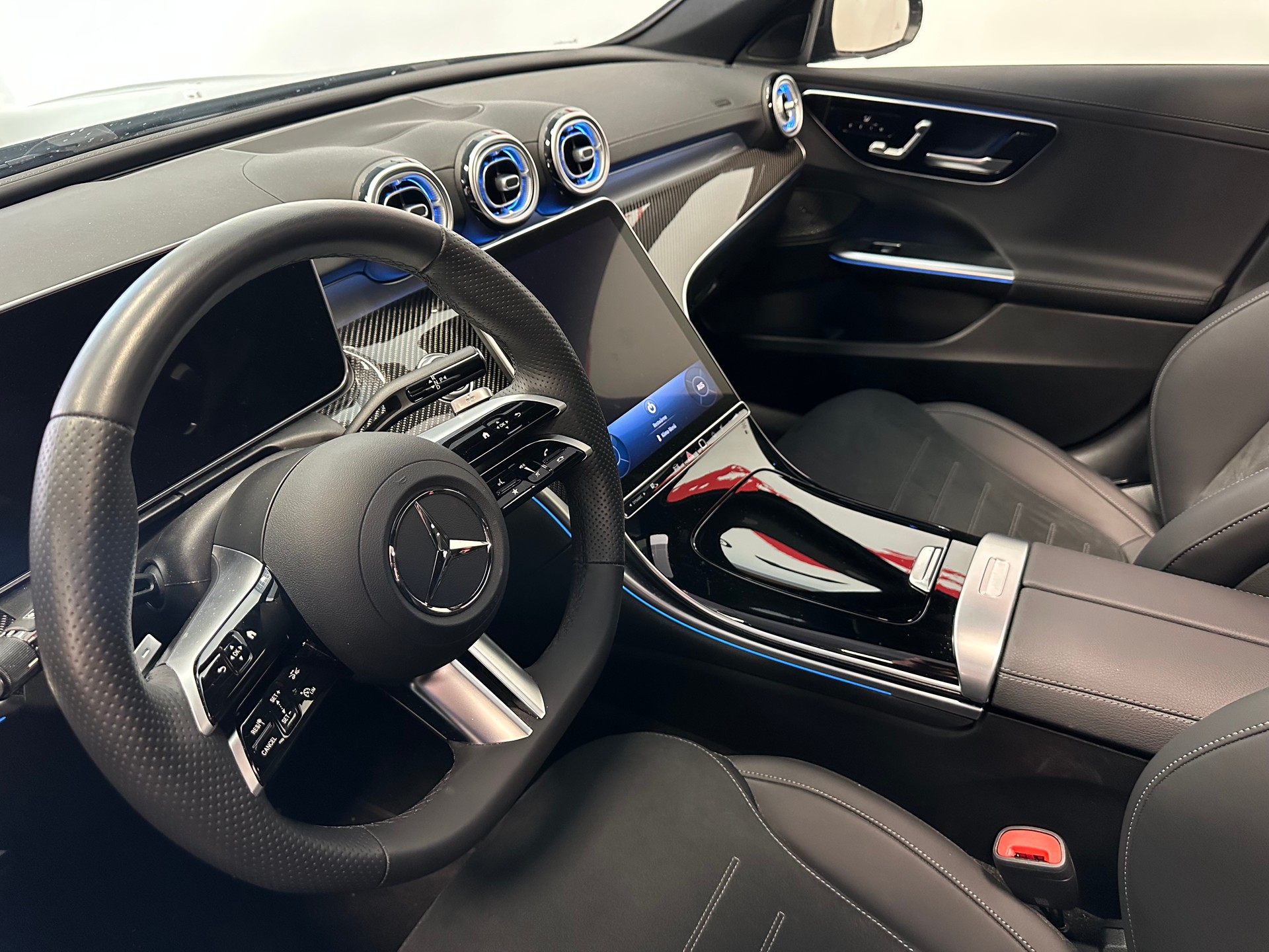 MERCEDES-BENZ C 220 d AMG Line 4 Matic-image-7