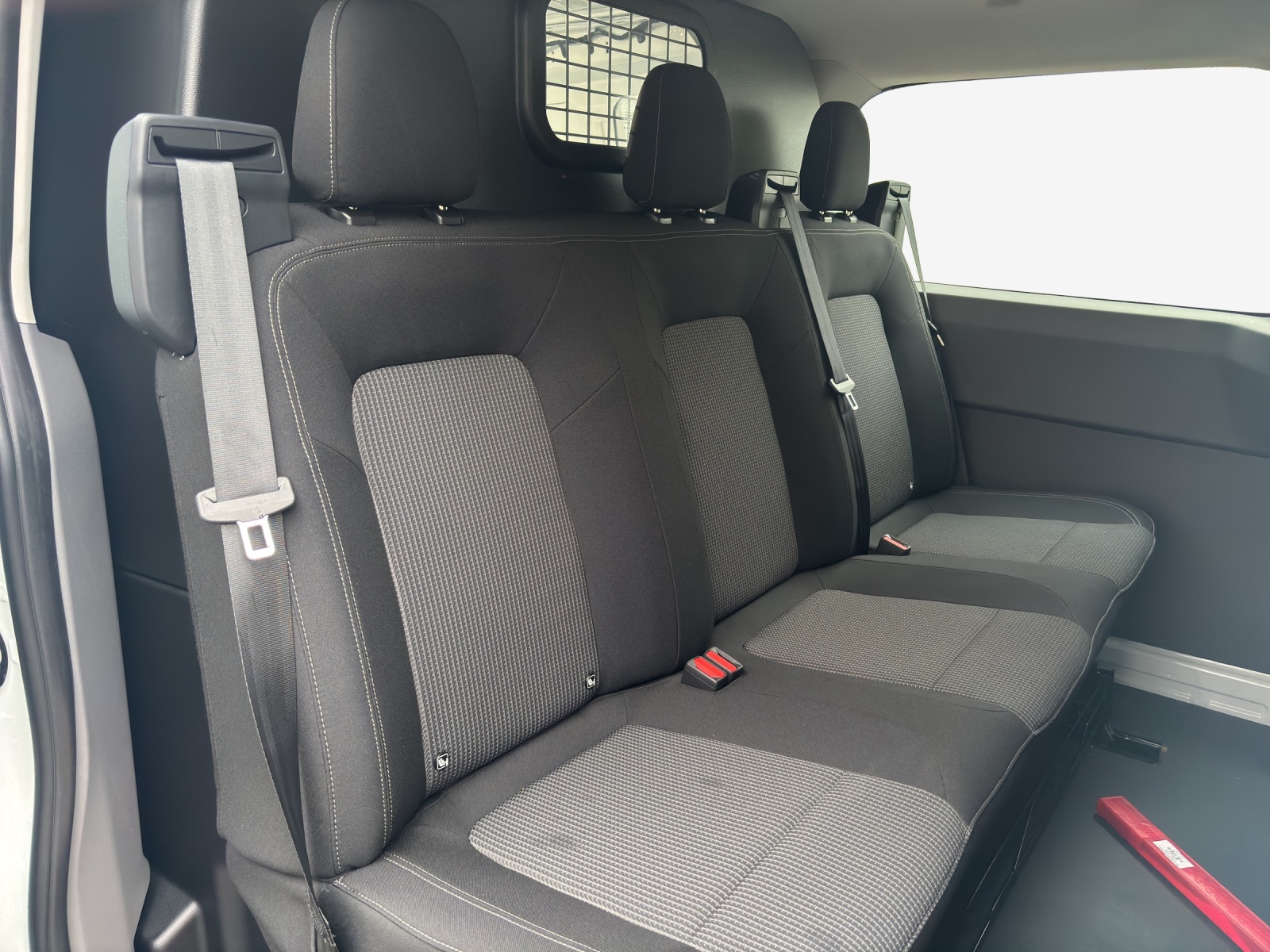 VW Transporter Plus 2.0 TDI Lang Automat-image-11