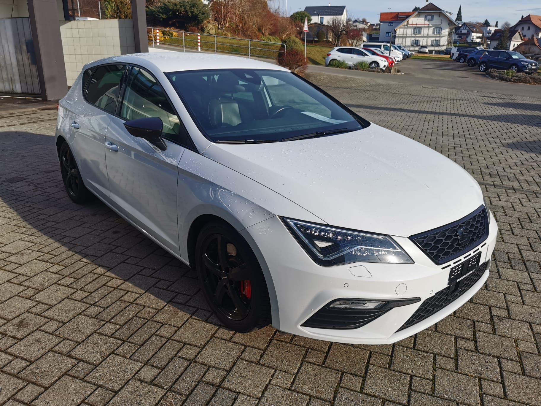 SEAT Leon 2.0 TSI 300 Cupra-image-3