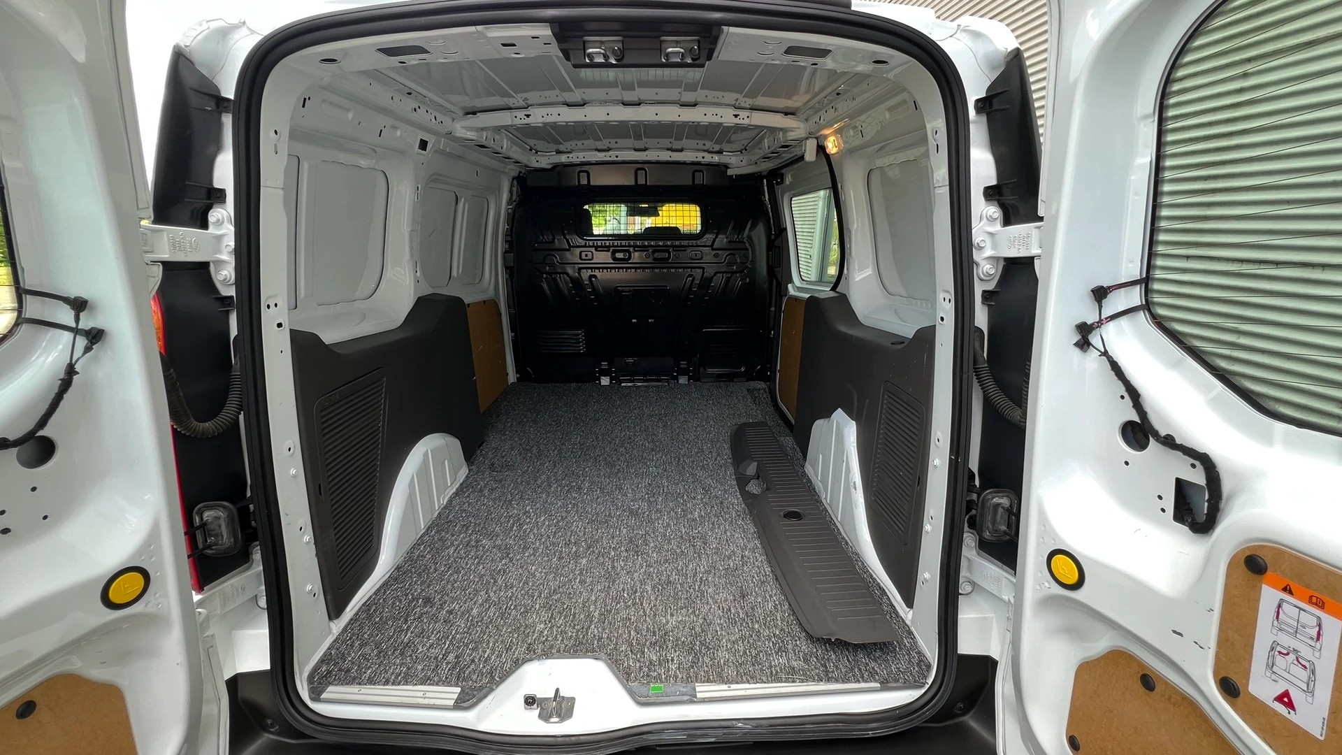 FORD TRANSIT CONNECT VAN T210 1.0 ECO BOOST TREND l 100 PS-image-24