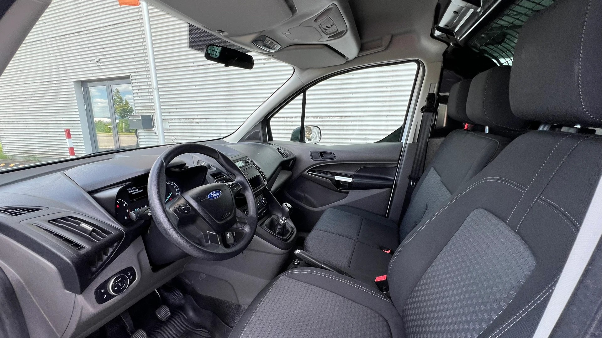 FORD TRANSIT CONNECT VAN T210 1.0 ECO BOOST TREND l 100 PS-image-18