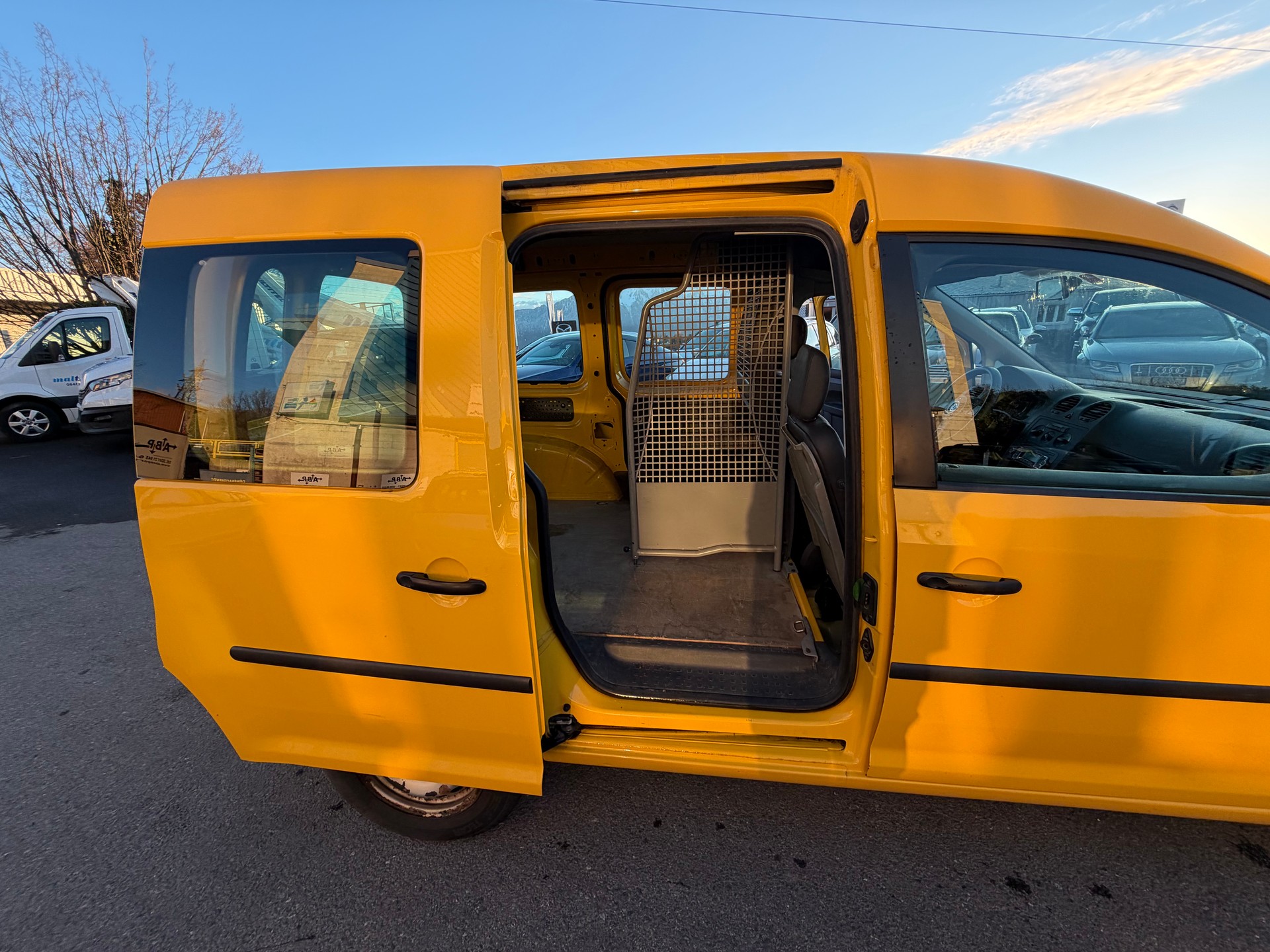 VW Caddy 4X4 2.0 diesel-image-9